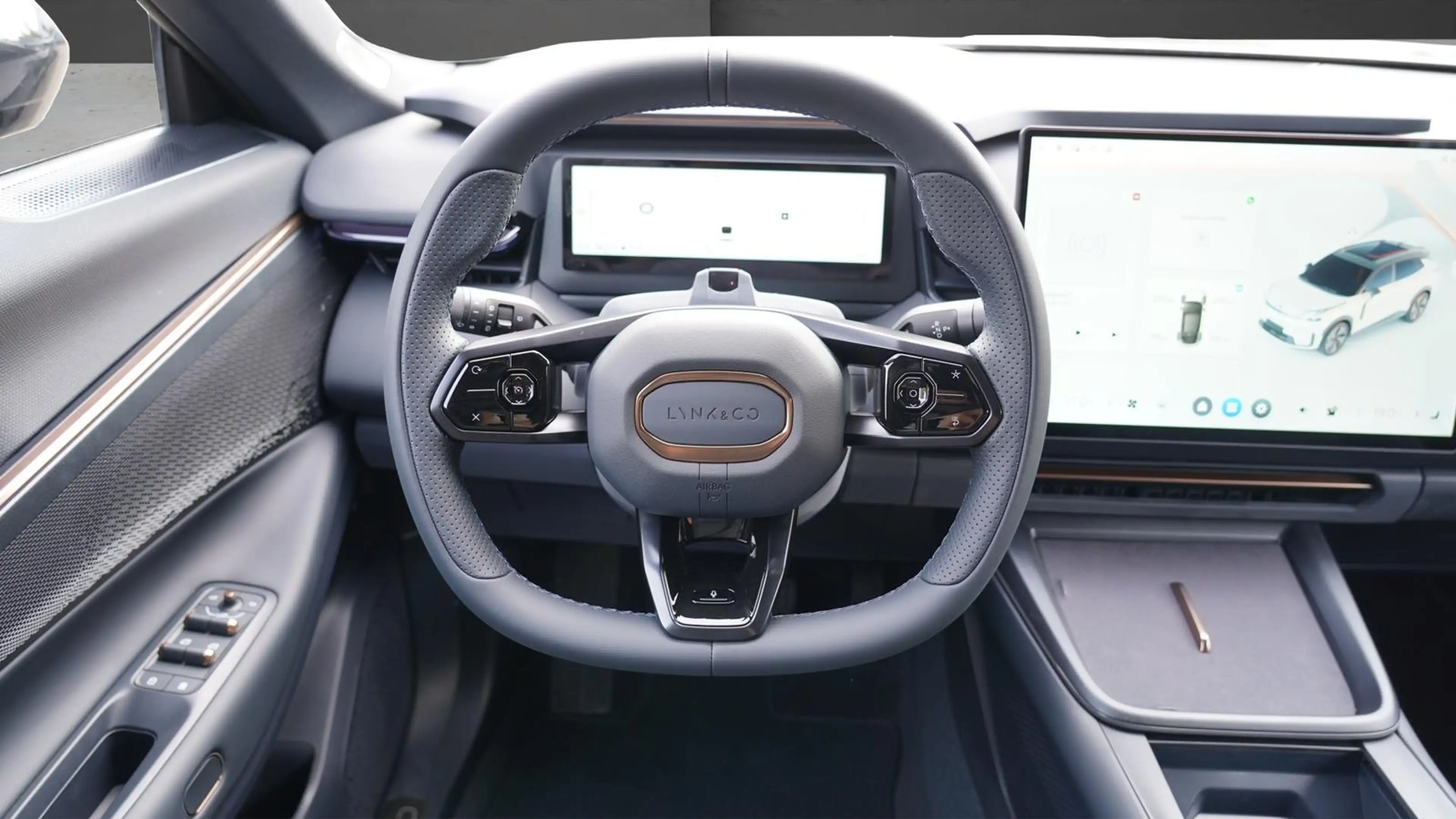 Lynk & Co 08 +ACC+PANO+LED+Plugin Hybrid — photo 8
