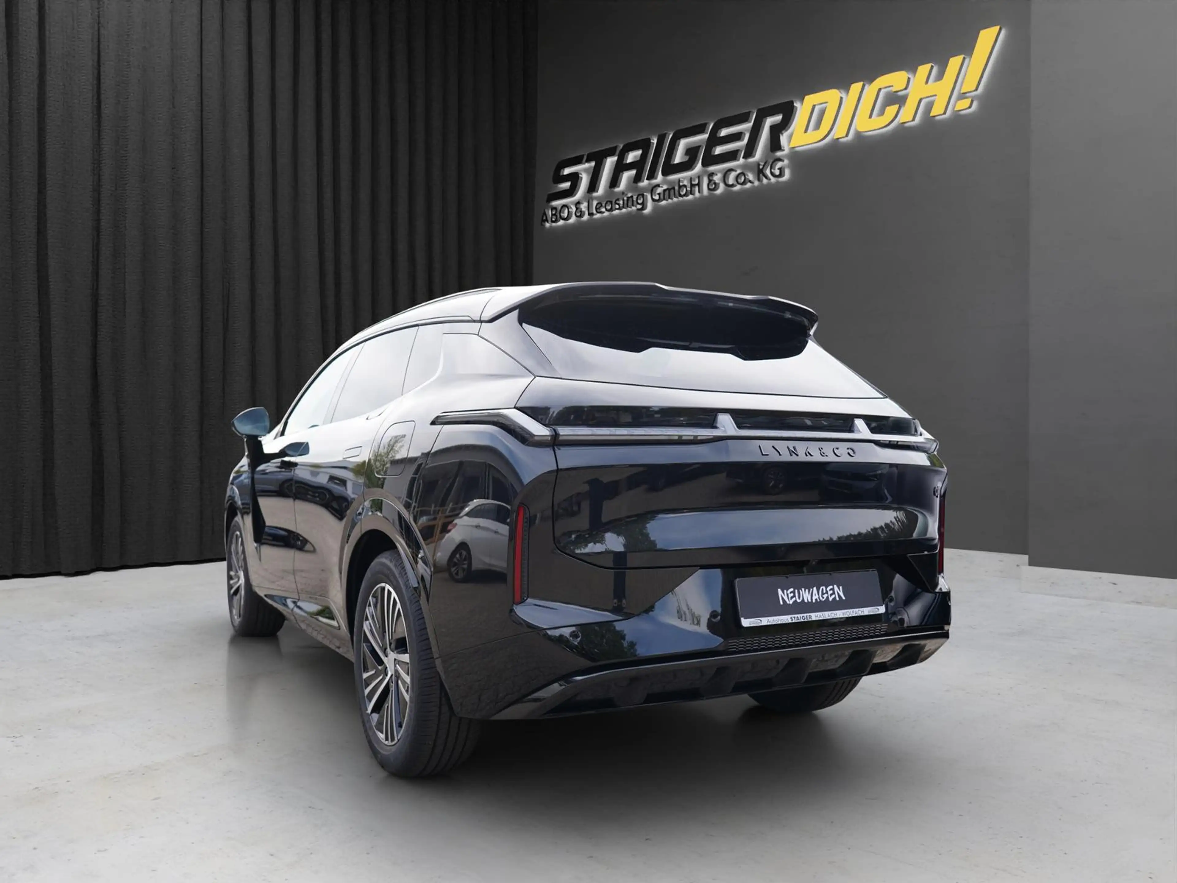 Lynk & Co 08 +ACC+PANO+LED+Plugin Hybrid — photo 5