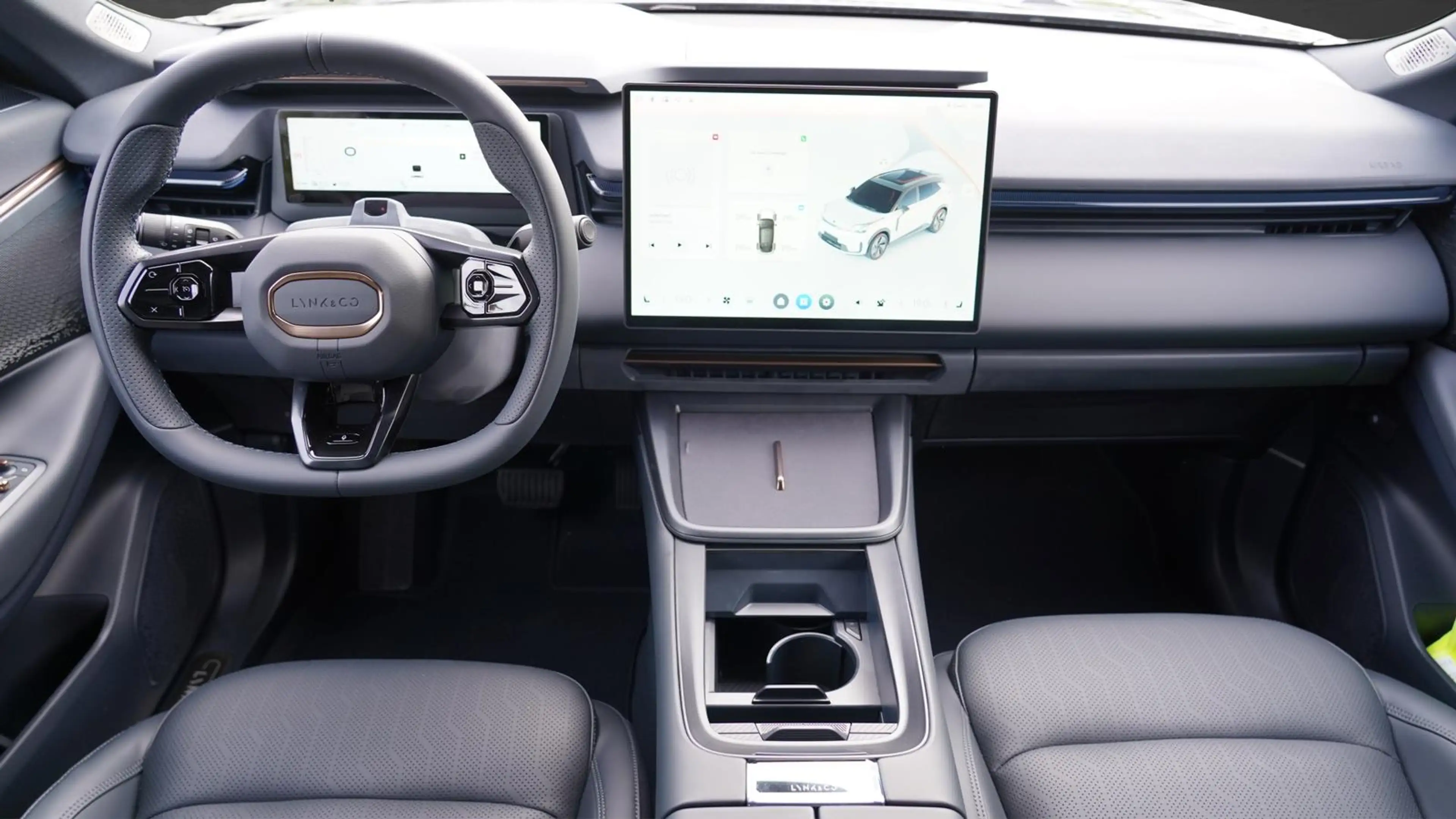 Lynk & Co 08 +ACC+PANO+LED+Plugin Hybrid — photo 7
