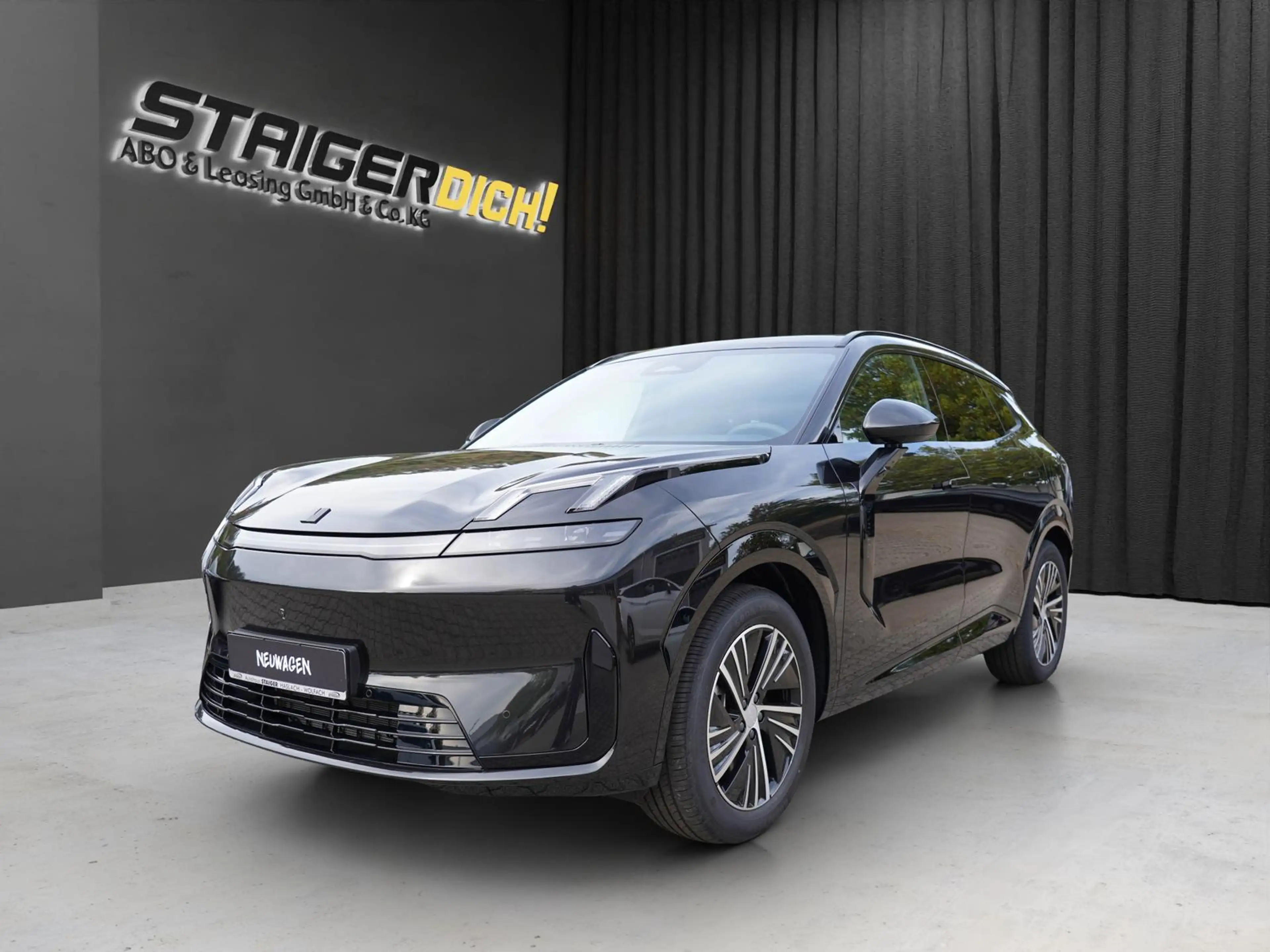 Lynk & Co 08 +ACC+PANO+LED+Plugin Hybrid