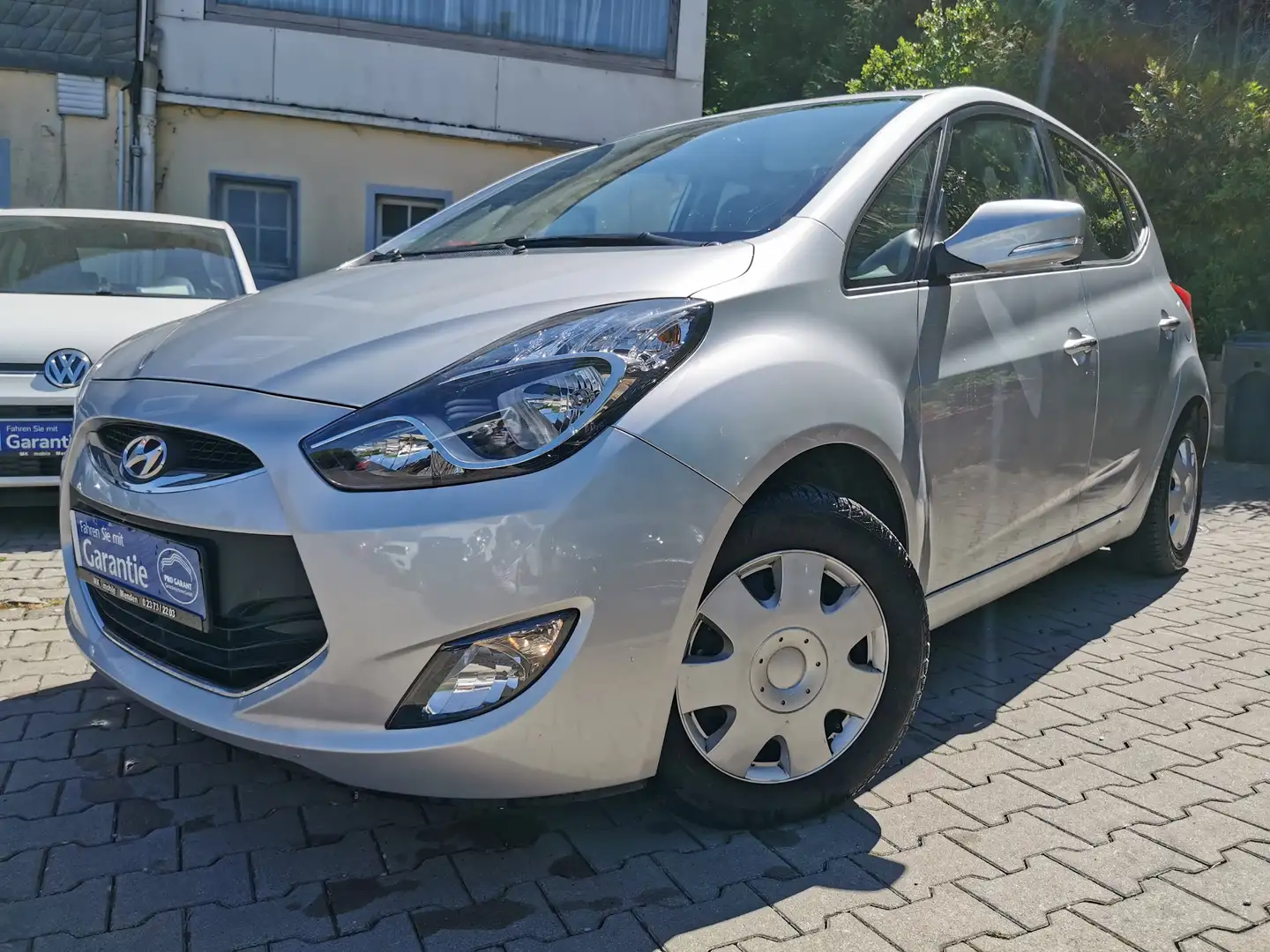 Hyundai iX20 FIFA world Cup Edition/1.Hand/wenig KM/Leder/Klima Argent - 1