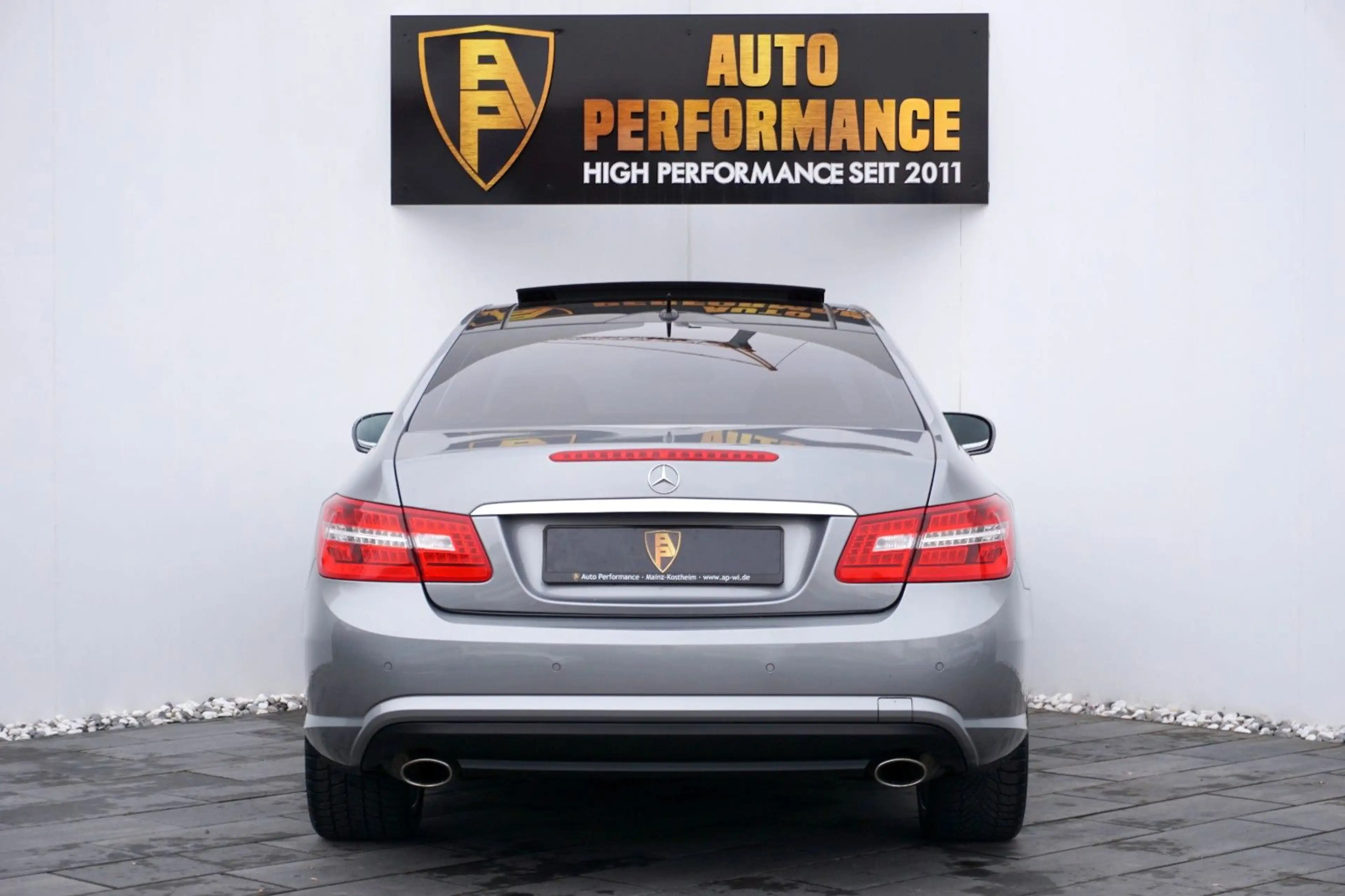 Mercedes-Benz E 350 CGI BE Coupe *3xAMG-Line~PANO~Sitzbel.~2Hd — photo 11