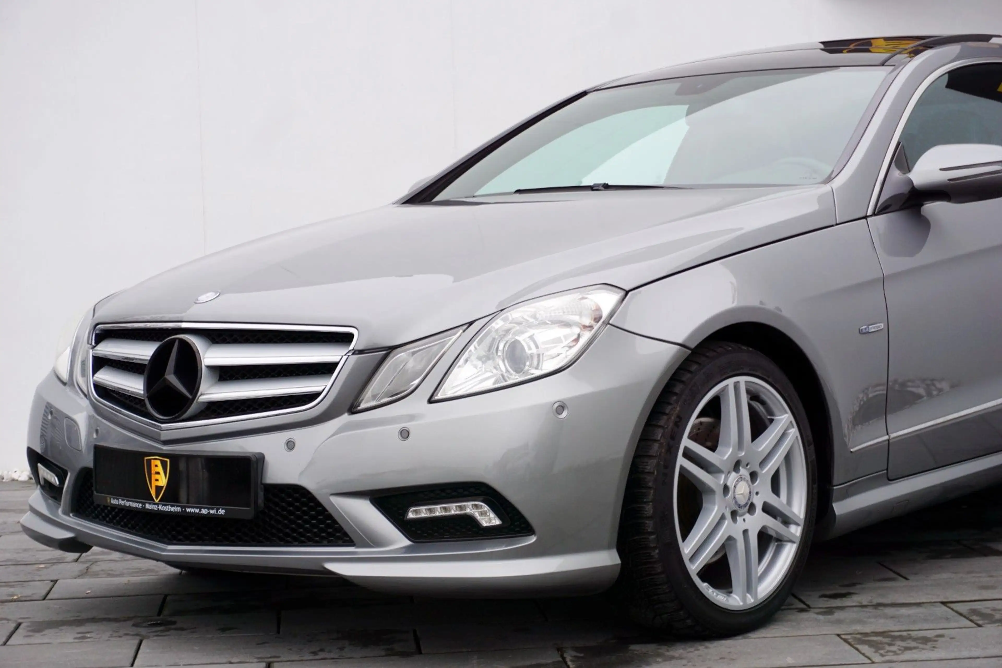 Mercedes-Benz E 350 CGI BE Coupe *3xAMG-Line~PANO~Sitzbel.~2Hd — photo 2