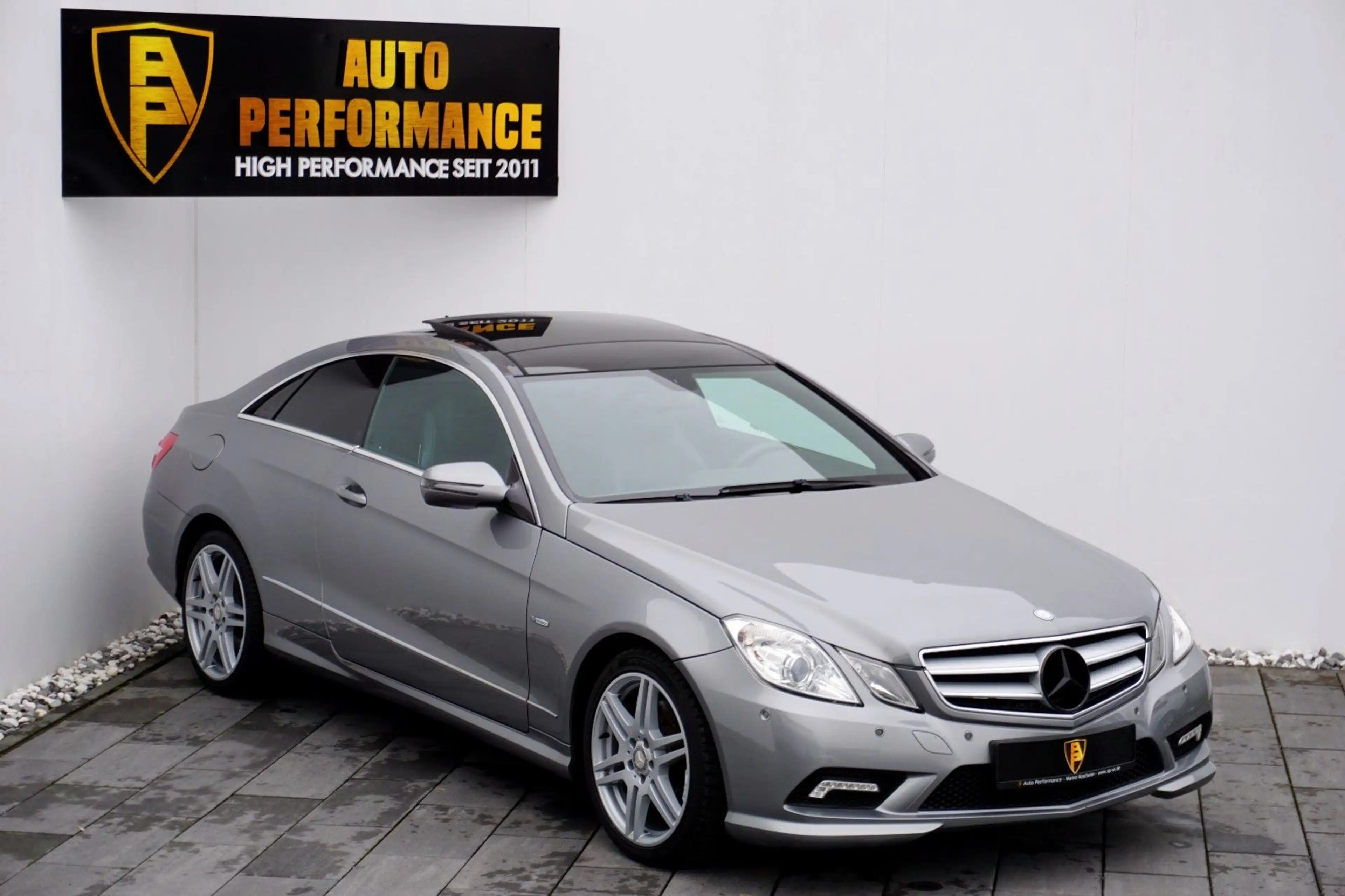 Mercedes-Benz E 350 CGI BE Coupe *3xAMG-Line~PANO~Sitzbel.~2Hd — photo 4