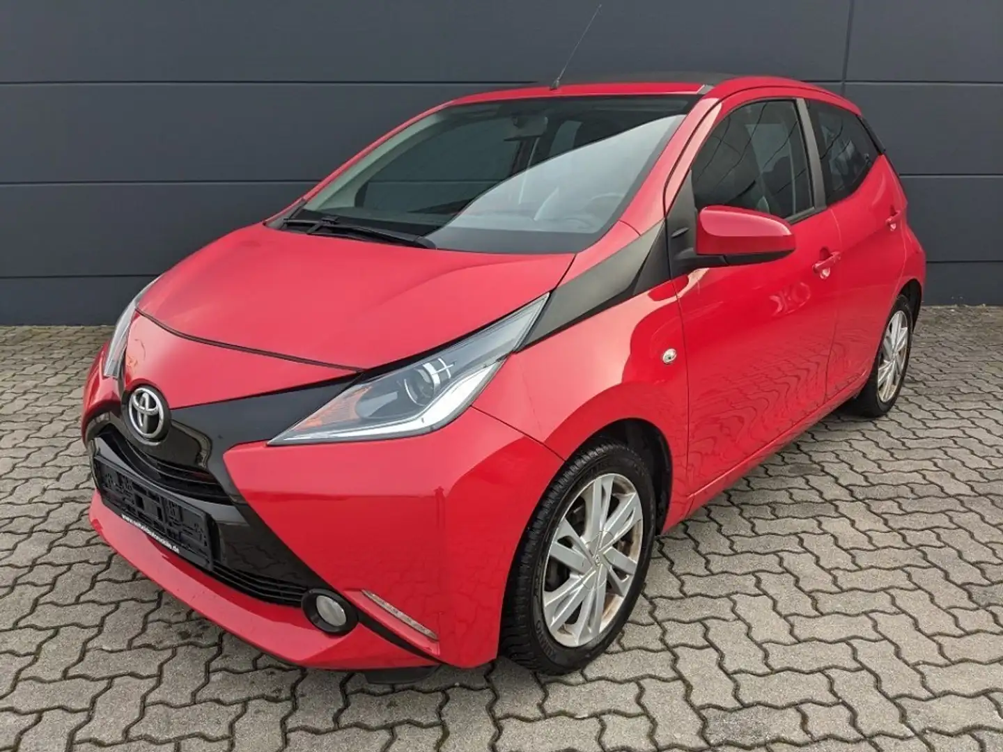 Toyota Aygo 1.0l x-wave Kamera Klima Schiebedach Rosso - 1