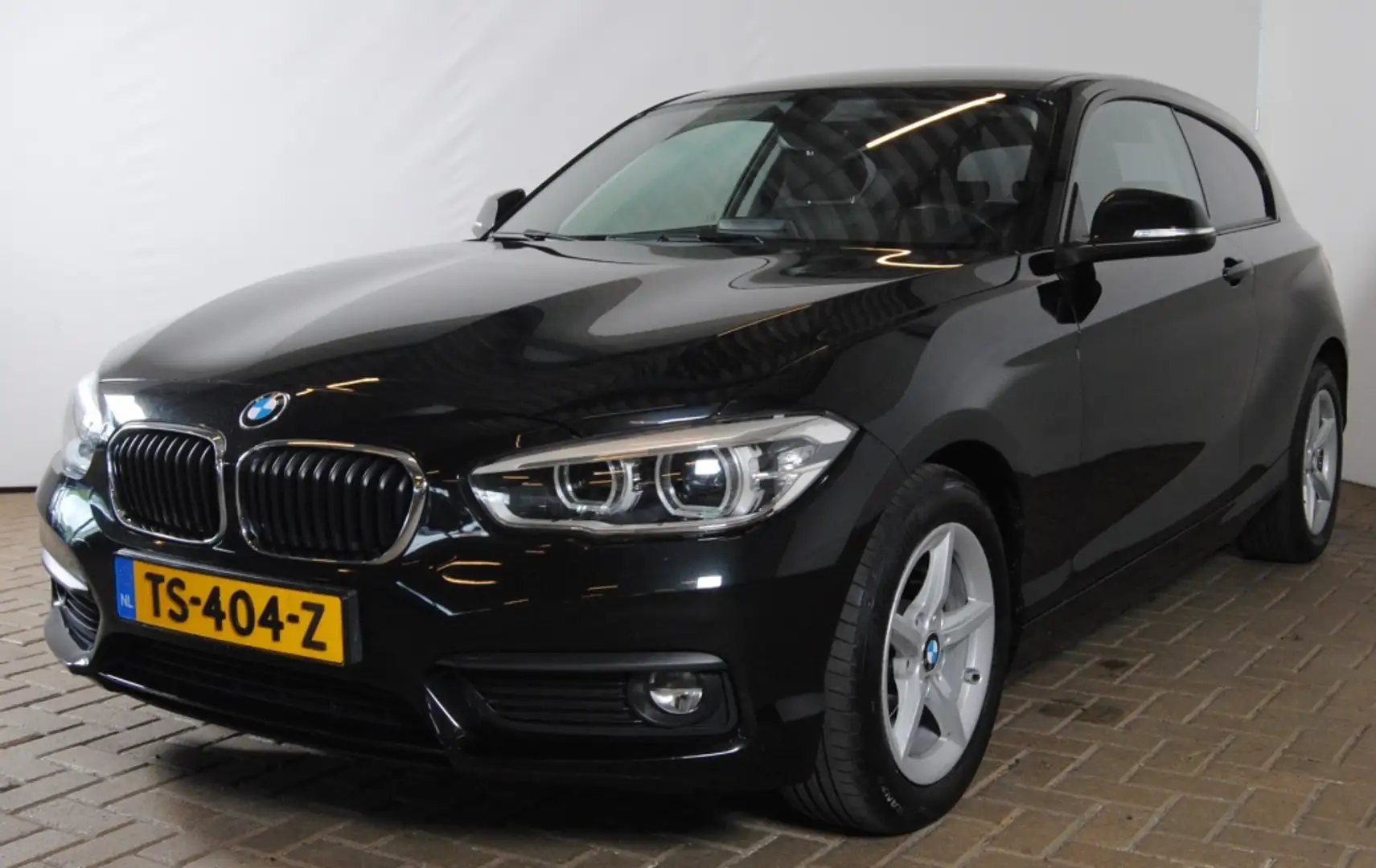 BMW 118 1-serie 118i Executive Schwarz - 1