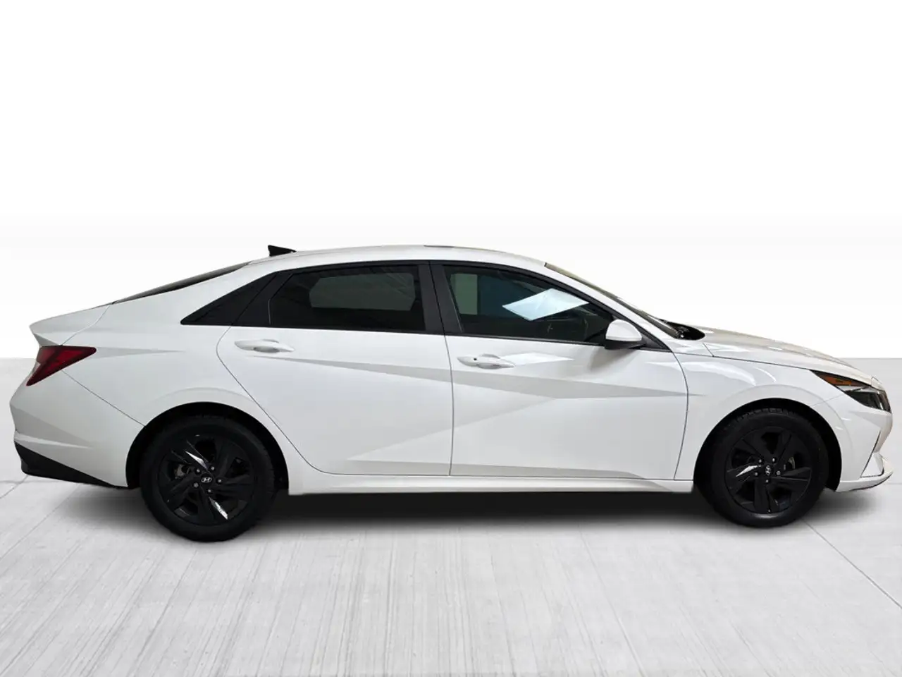 Hyundai ELANTRA снимка Hyundai ELANTRA
