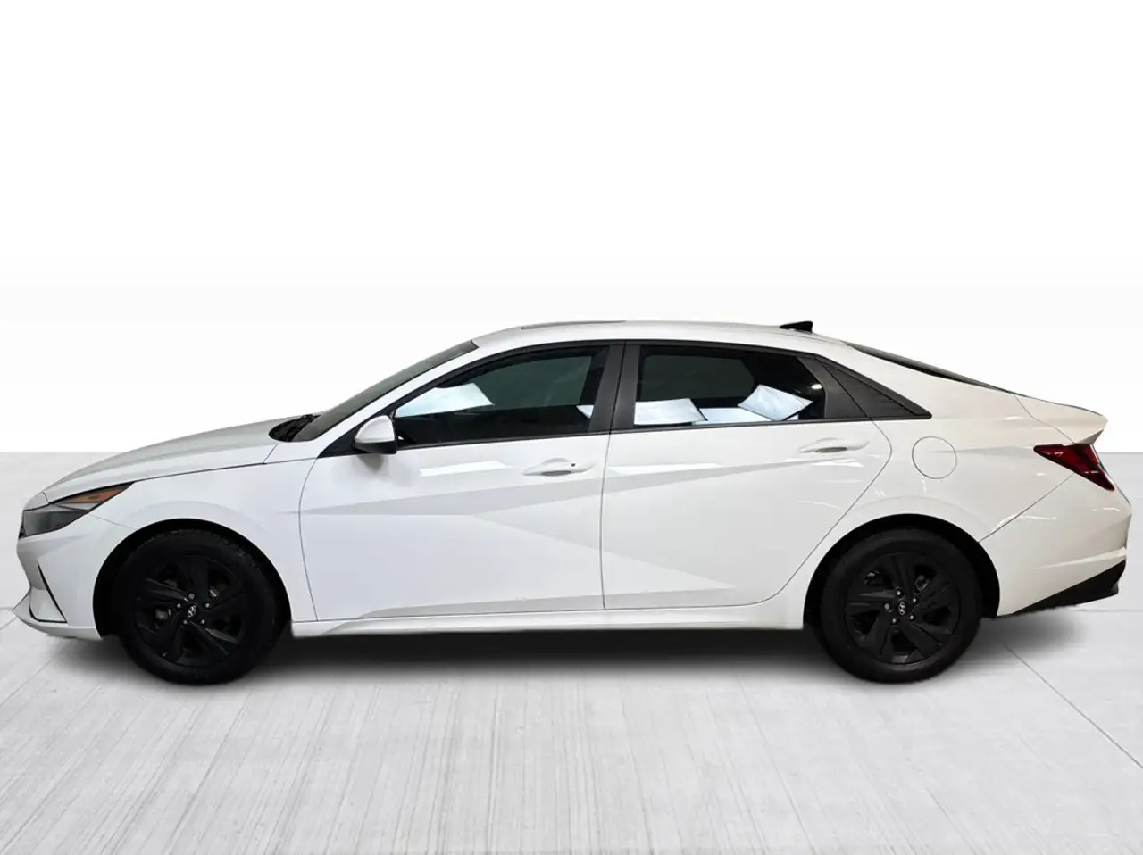 Hyundai ELANTRA снимка Hyundai ELANTRA