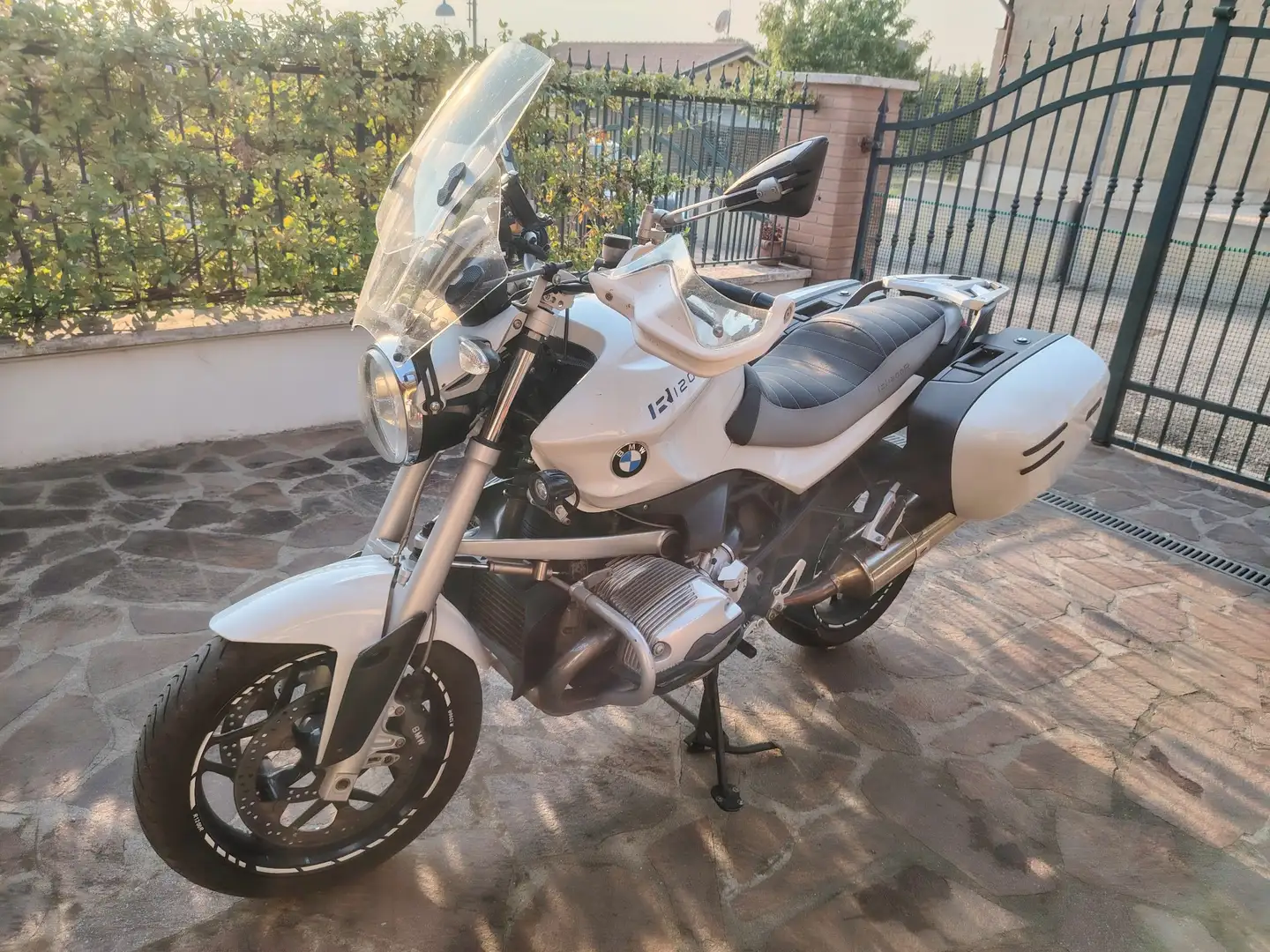 BMW R 1200 R Bianco - 2