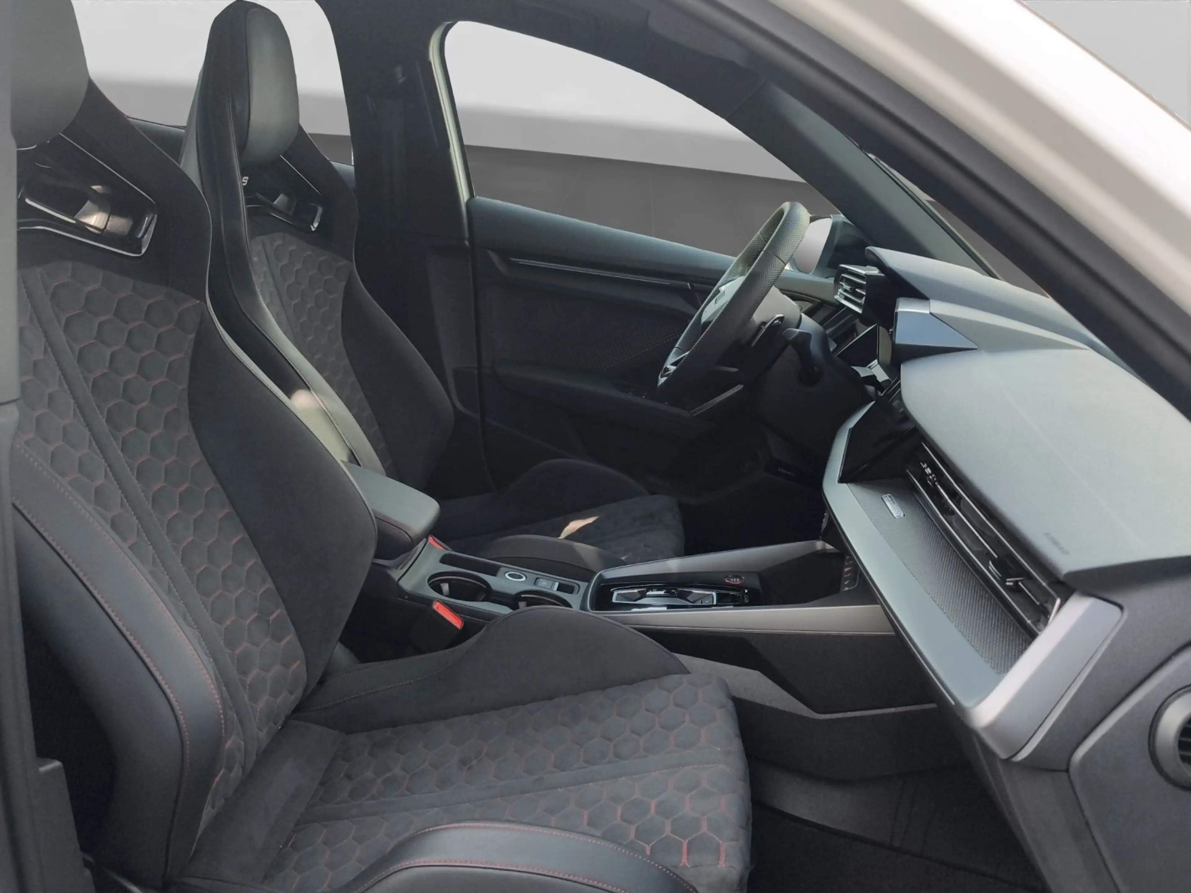 Audi RS3 RS3 Limo TFSI Q PANO RS-SCHALENSITZE SONOS — photo 4