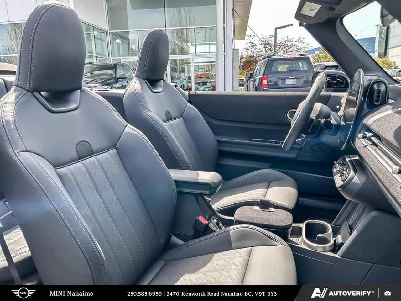 MINI Convertible снимка MINI Convertible
