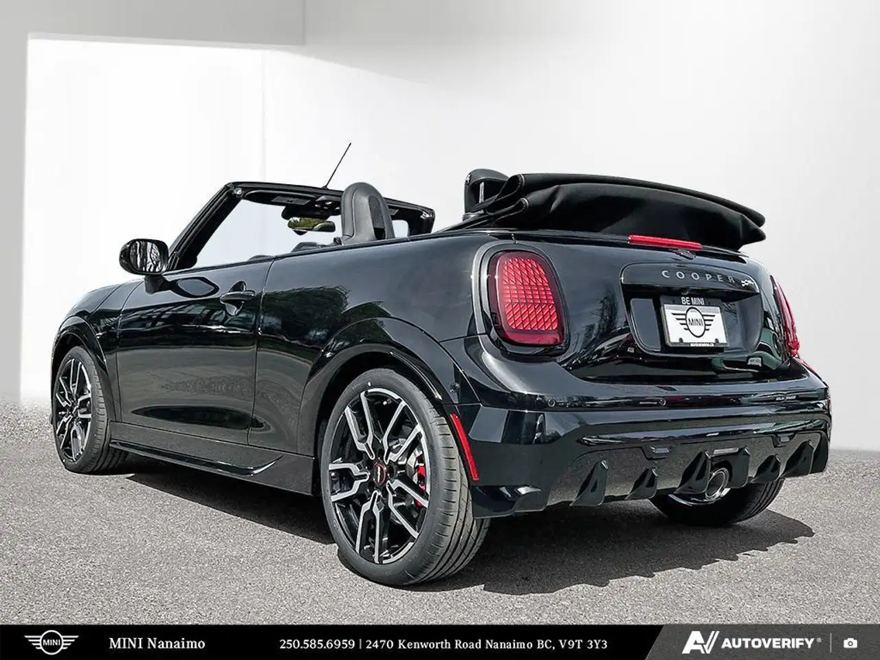 MINI Convertible снимка MINI Convertible