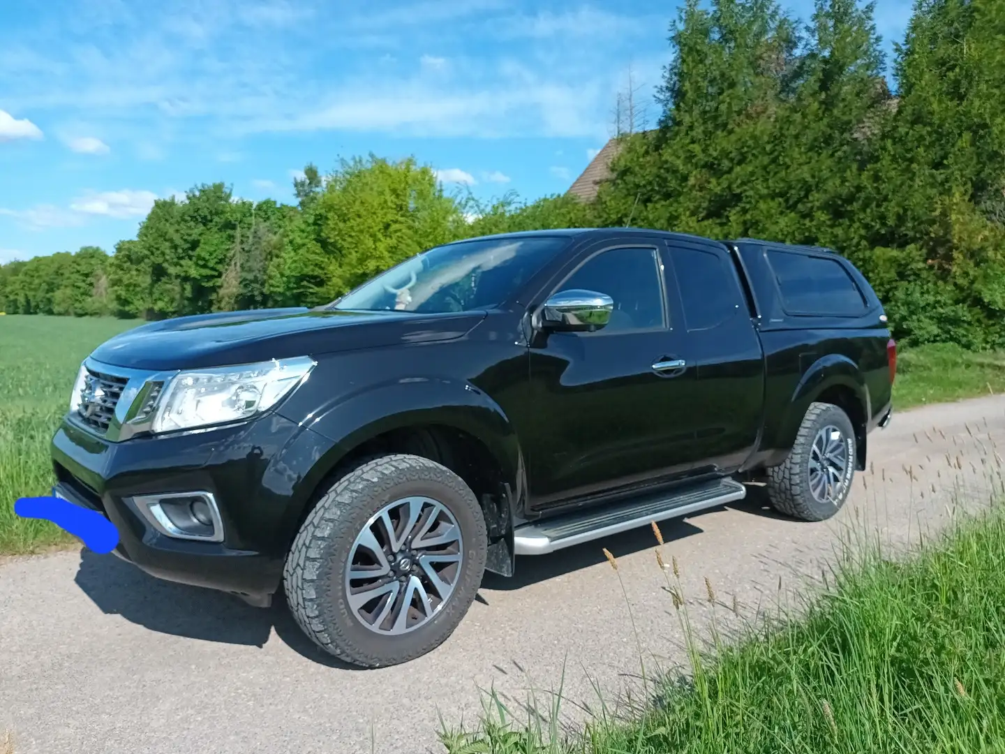 Nissan Navara King Cab 4x4 N-Connecta Schwarz - 1
