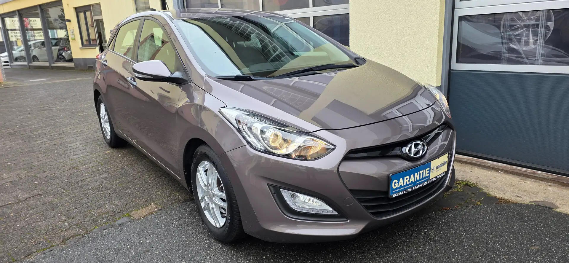 Hyundai i30 Classic* 1 Hand*Kamera* Navi* Garantie Brun - 2