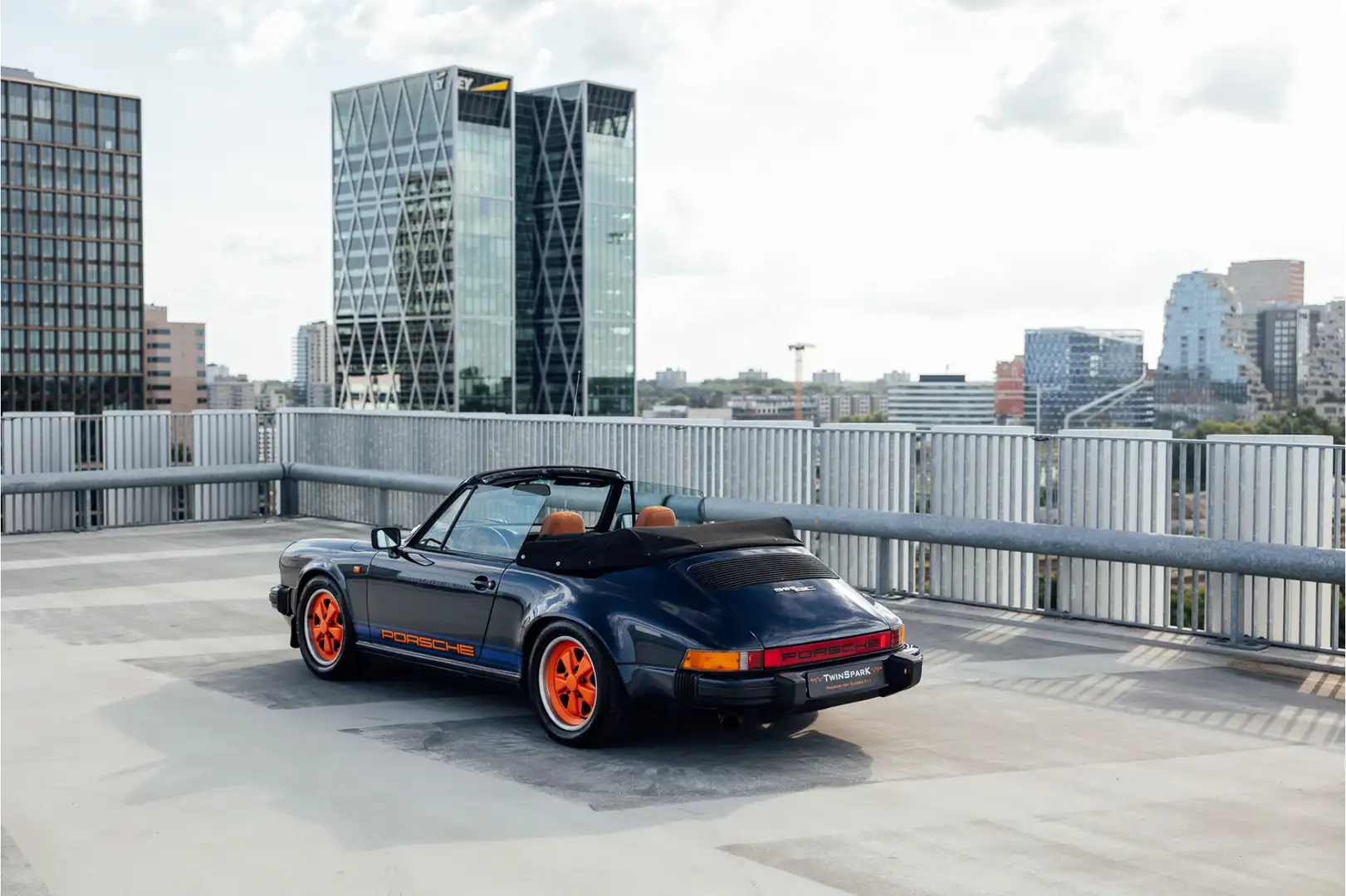Porsche 911 Cabrio 3.0 SC Noir - 2