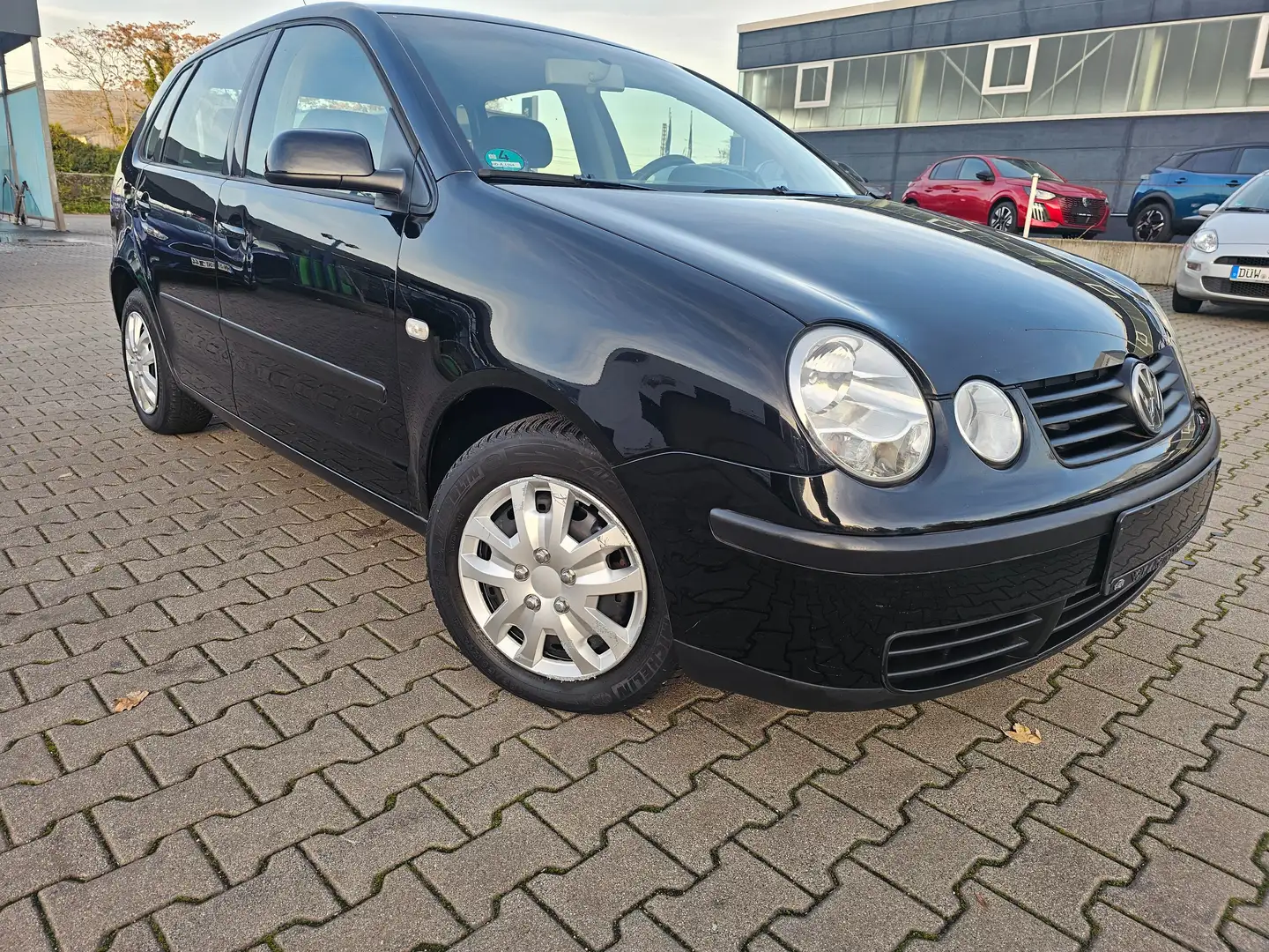 Volkswagen Polo Polo IV 5-Türer 1.2L Klima,3.H,ZV,Tüv11/27 Schwarz - 1