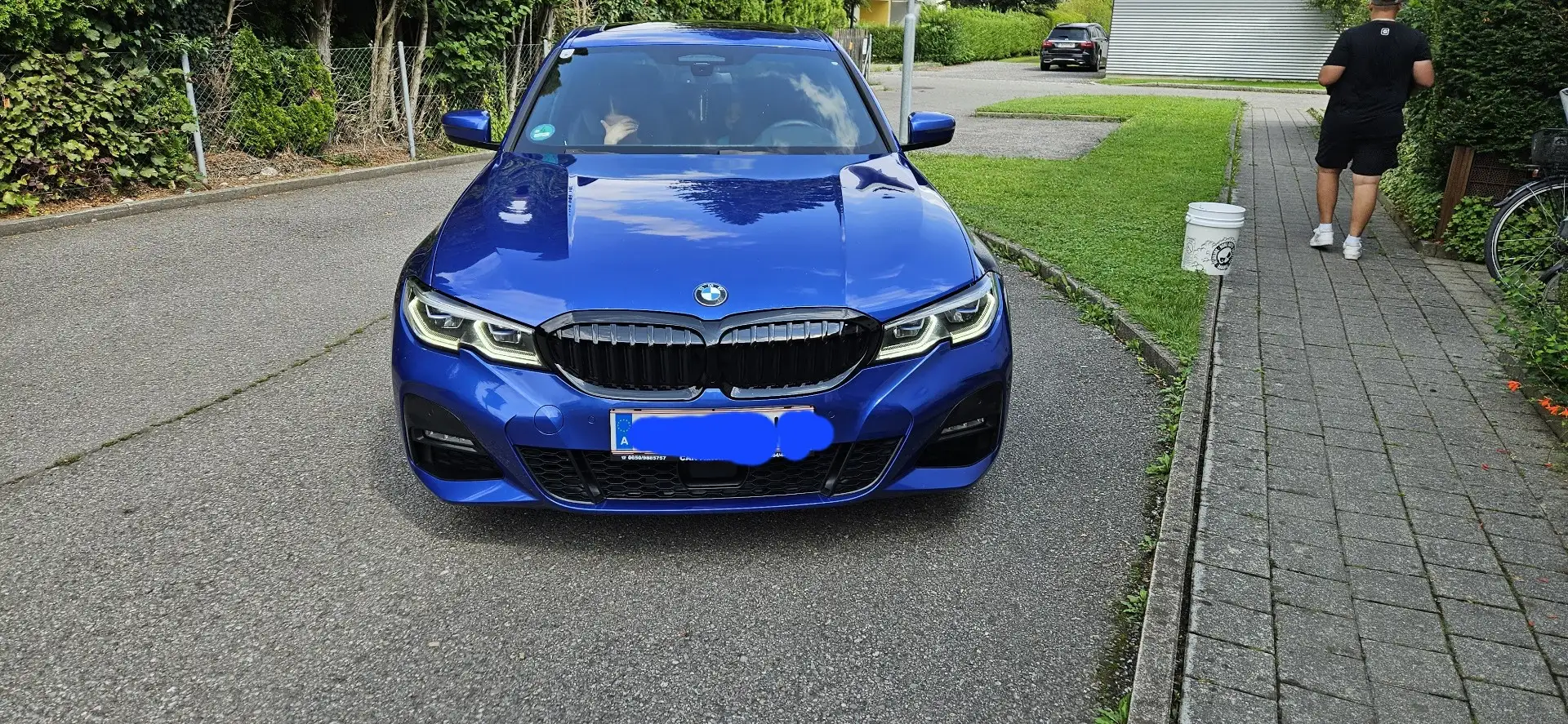 BMW 330 330d Aut. M Sport Blau - 1