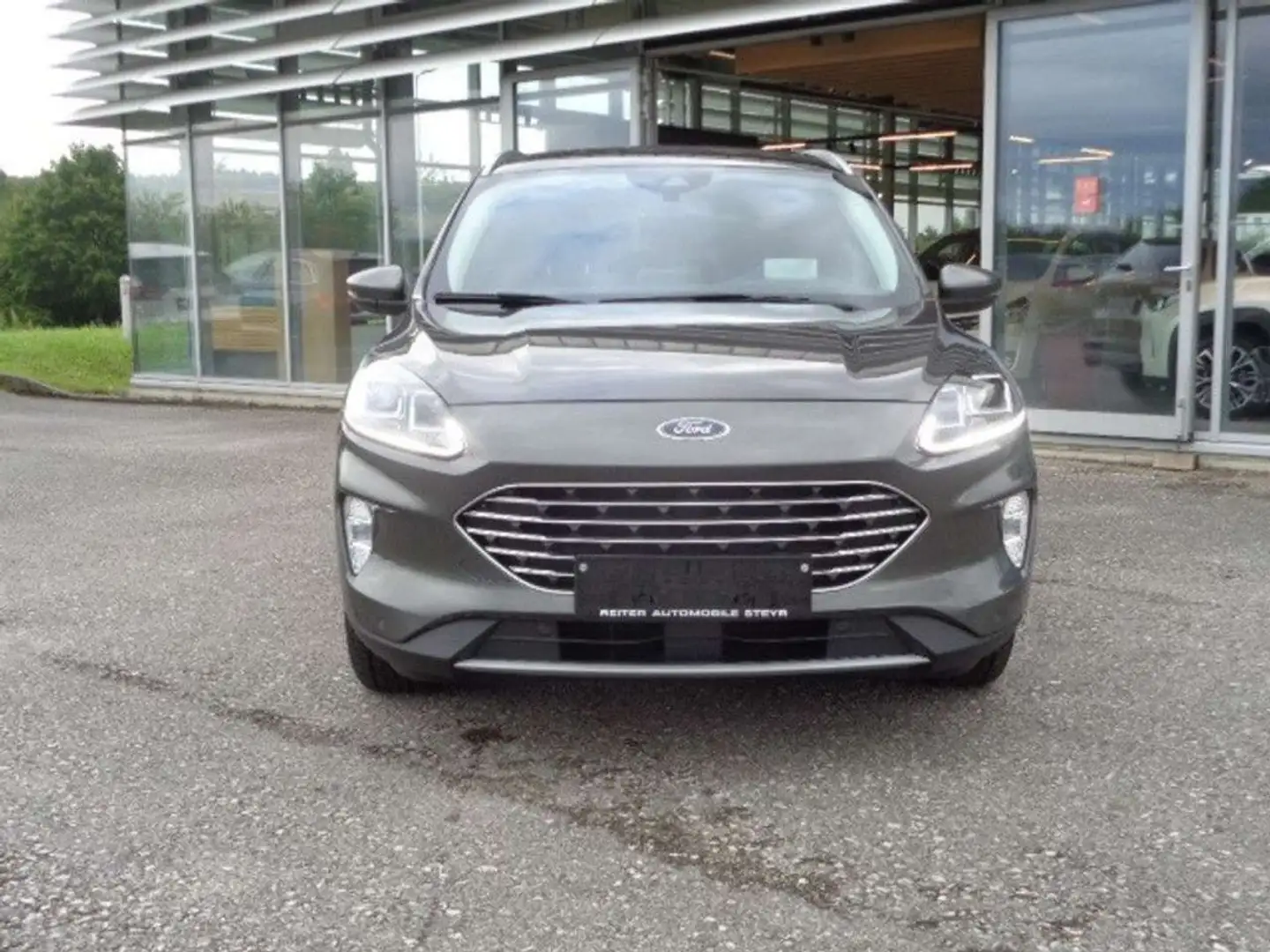 Ford Kuga 1,5 TDCi Titanium Aut. *LED *NAVI * Head up Dis... Grau - 2