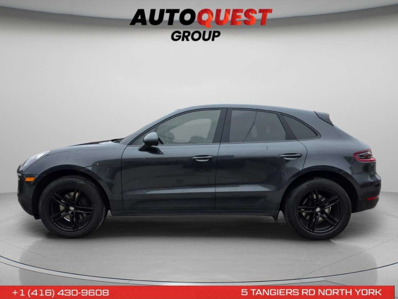 2017 Porsche Macan Base thumb 8
