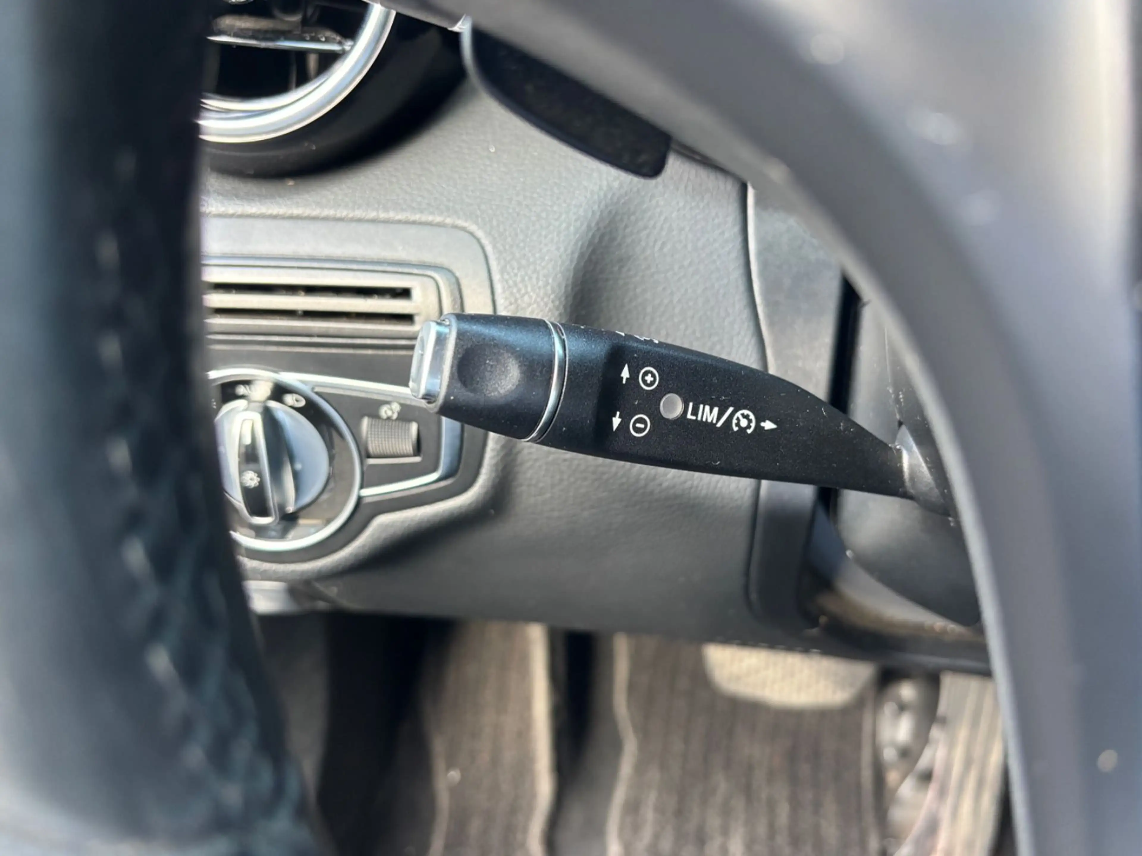 Mercedes-Benz C 180 C Limousine NAVI TEMP SHZ GARANTIE — photo 15