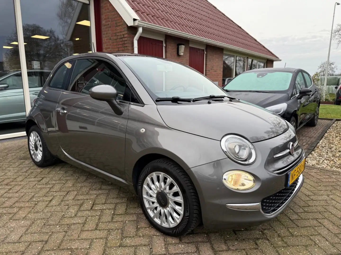 Fiat 500 0.9 TWINAIR TURBO LOUNGE PANO/CRUISE/CRUISE/RADIO/ Grijs - 1
