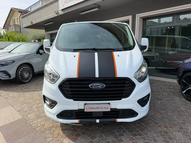 Ford Tourneo Custom view 3