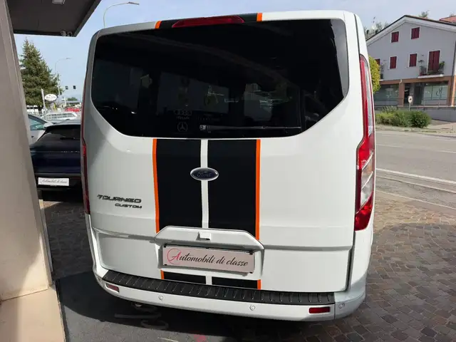 Ford Tourneo Custom view 5