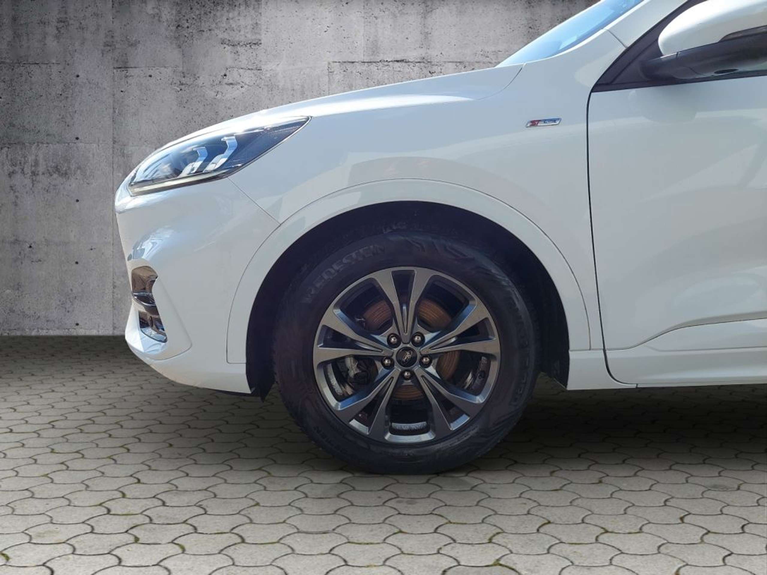 Fahrzeugabbildung Ford Kuga 2.0 EcoBlue Hybrid ST-LINE - mit KI generiert/bearbeitet