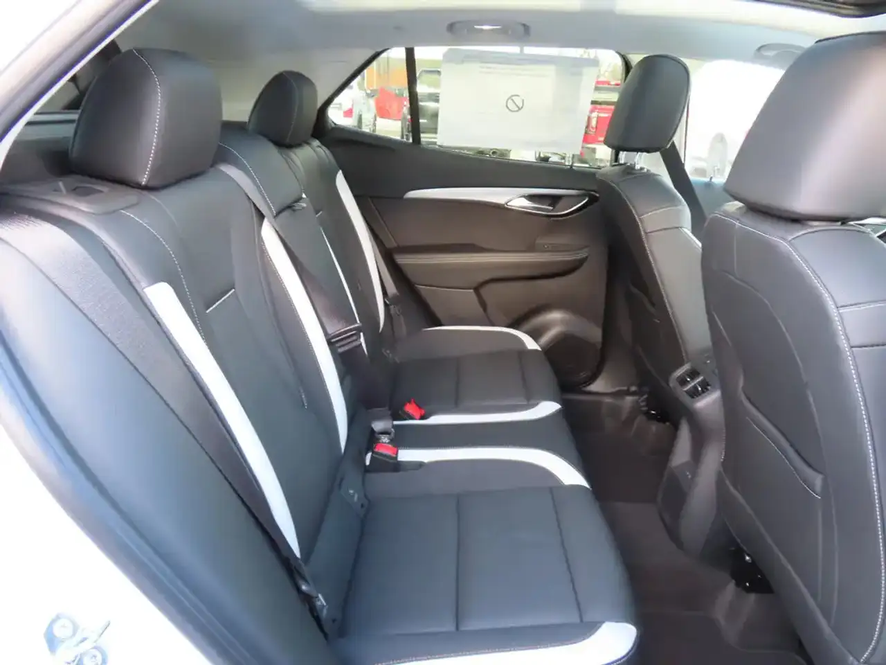 Buick Envision photo Buick Envision