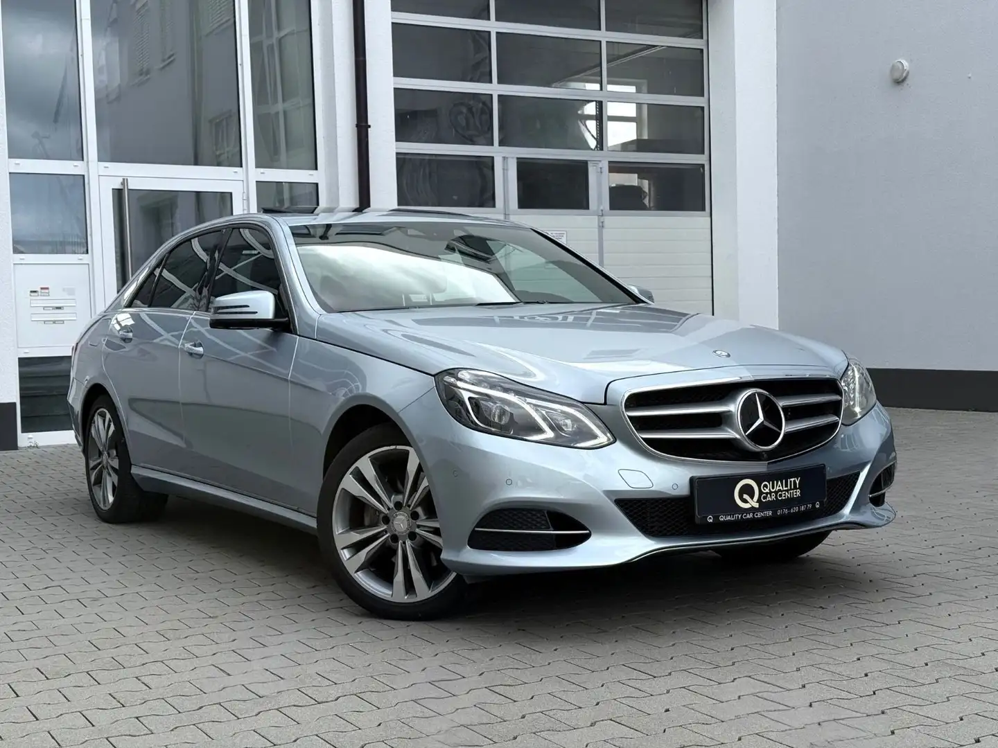 Mercedes-Benz E 250 7G Avantg. VOLL*DISTR+*360°*MEMO*SHD*SPUR* Argent - 1
