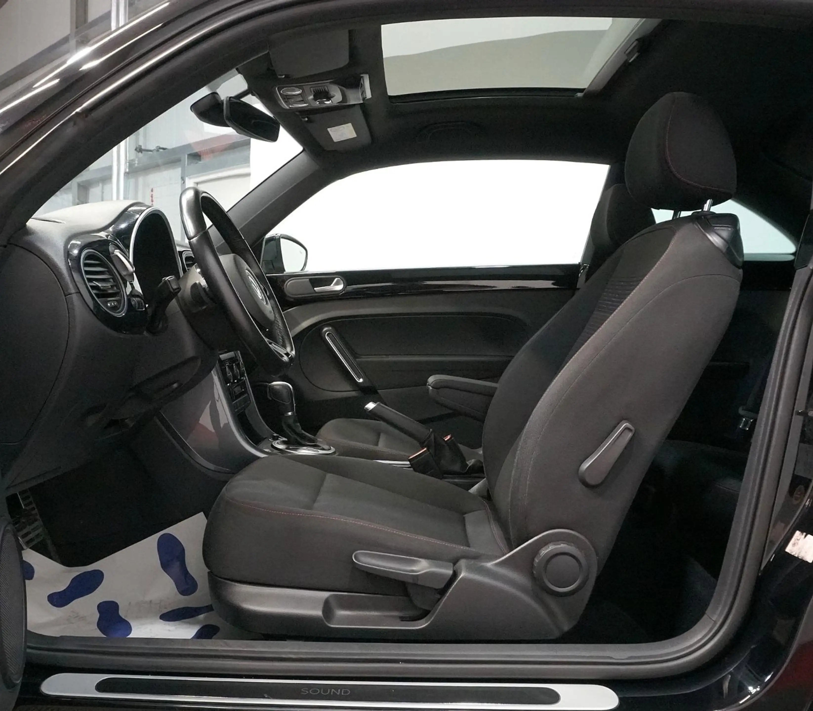 Volkswagen Beetle Sound 2.0 TDI*PANO*RFK*APP*GEPFLEGT* — photo 11