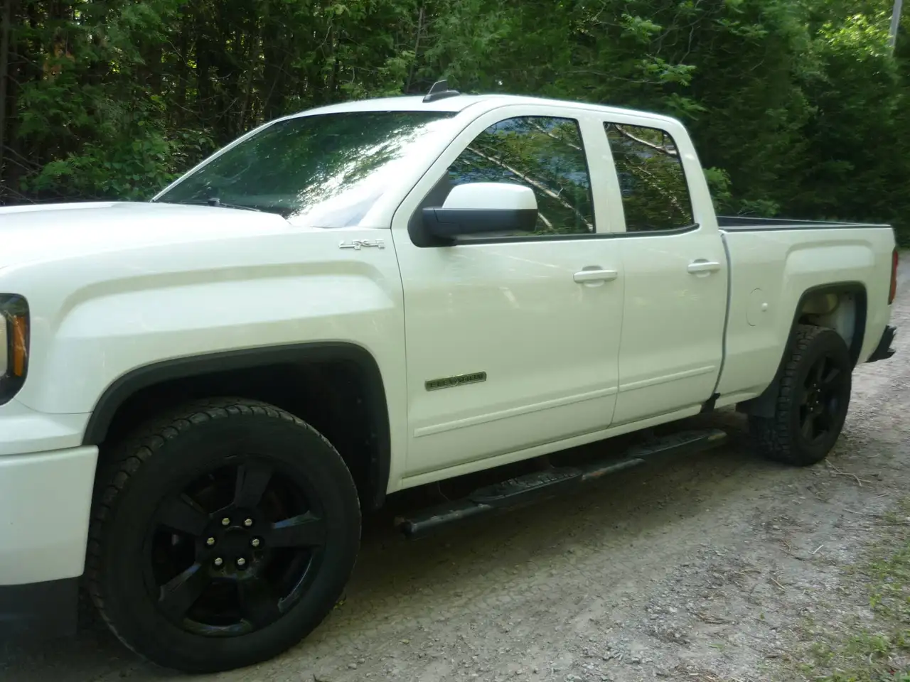 GMC Sierra 1500 снимка GMC Sierra 1500