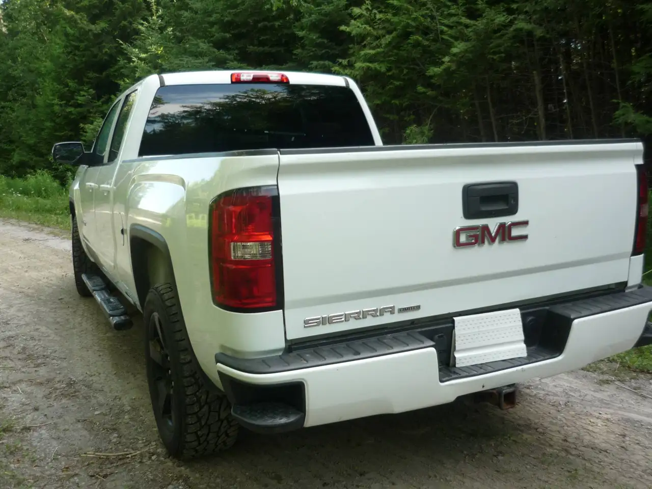 GMC Sierra 1500 снимка GMC Sierra 1500