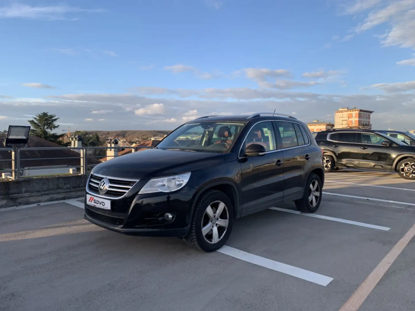 Volkswagen Tiguan 2.0 TDI 140CH FAP CARAT 4MOTION Schwarz - 1
