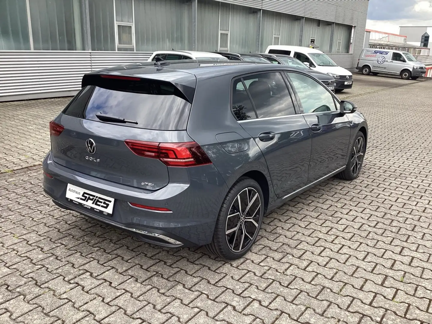 Volkswagen Golf VIII 1.5 eTSI Edition 50- Jahre NAVI DCC HEAD-UP Grau - 2