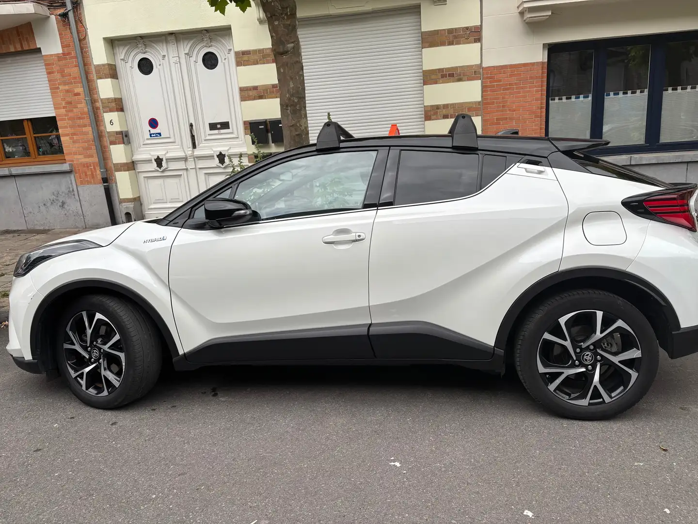 Toyota C-HR C-HR Hybrid 1.8i VVT-i C-Lub Bi-Tone E-CVT Blanc - 2
