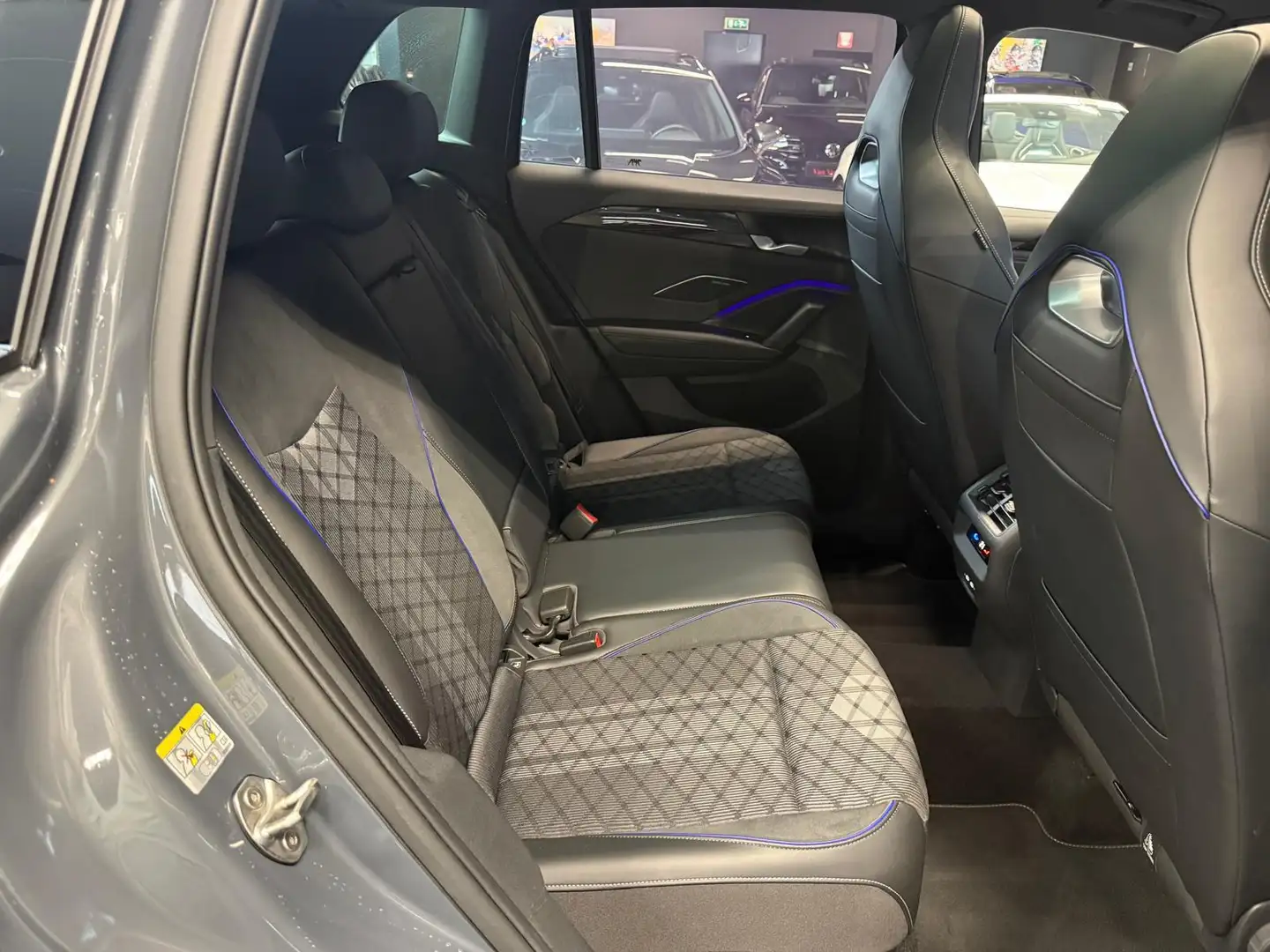 Volkswagen Tiguan 2.0 TDI R-Line PANO|HARMAN/KARDON|GARANTIE|KEYLESS Gris - 2