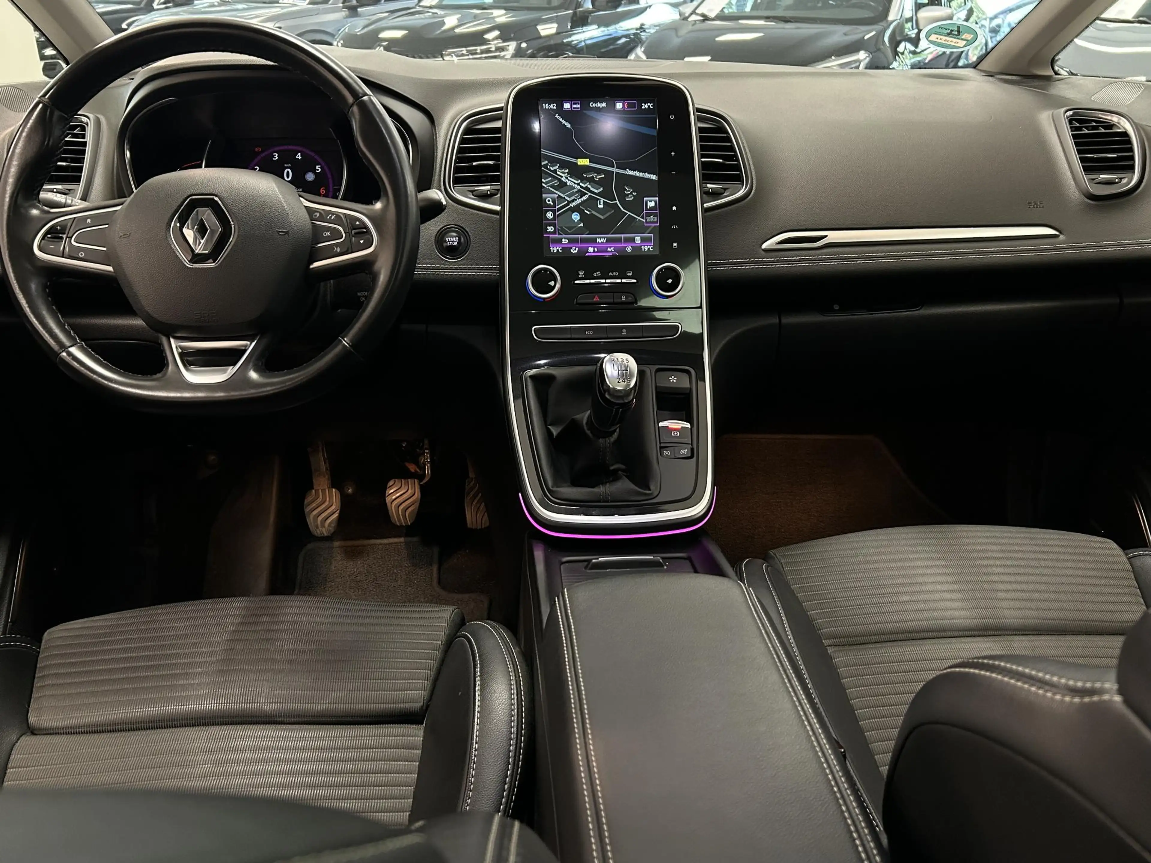Renault Scenic 1.2 TCe Bose | Panoramadak | Parkeersensoren | BOS — photo 3
