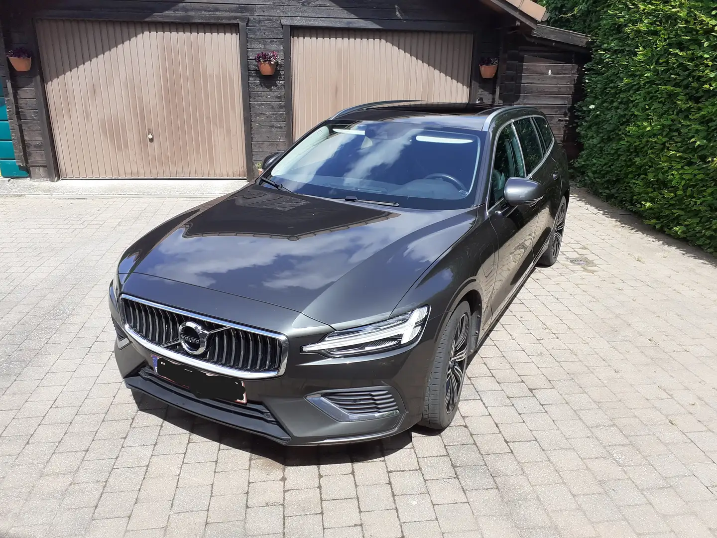 Volvo V60 V60 T8 AWD Twin Engine Geartronic Inscription Groen - 1
