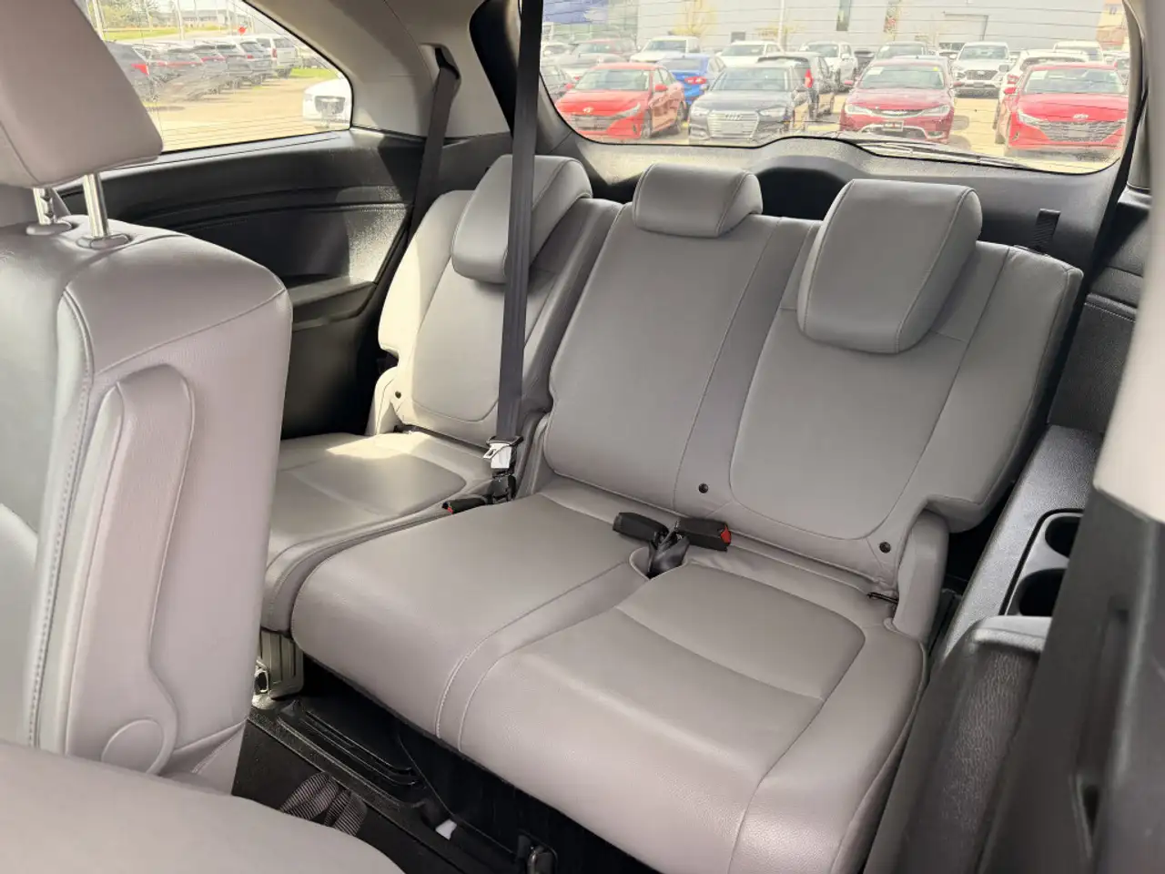 Honda Odyssey снимка Honda Odyssey