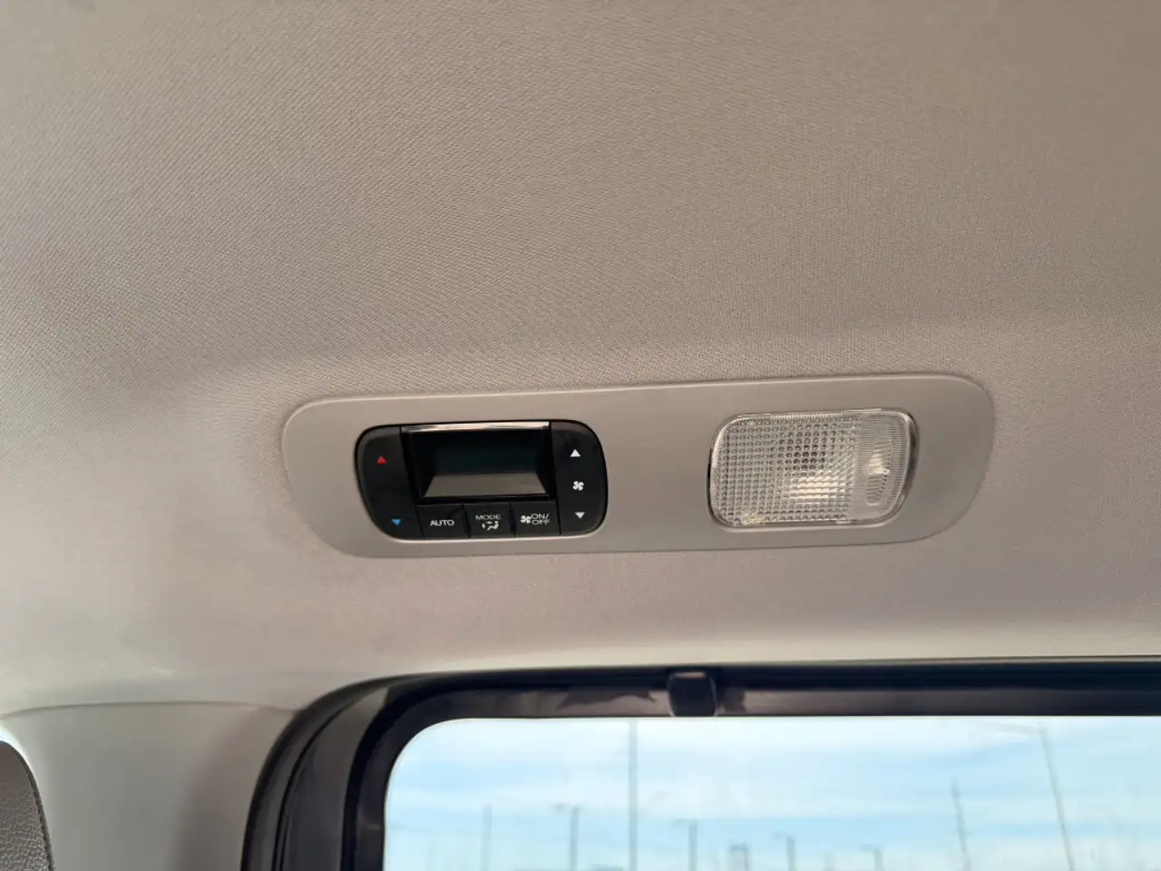 Honda Odyssey снимка Honda Odyssey
