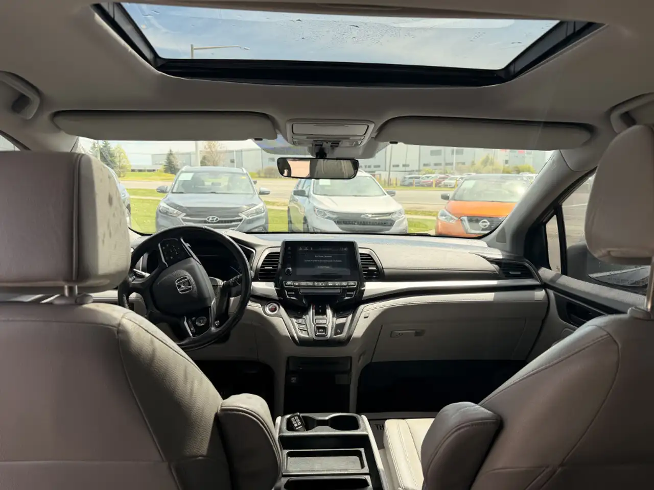 Honda Odyssey снимка Honda Odyssey