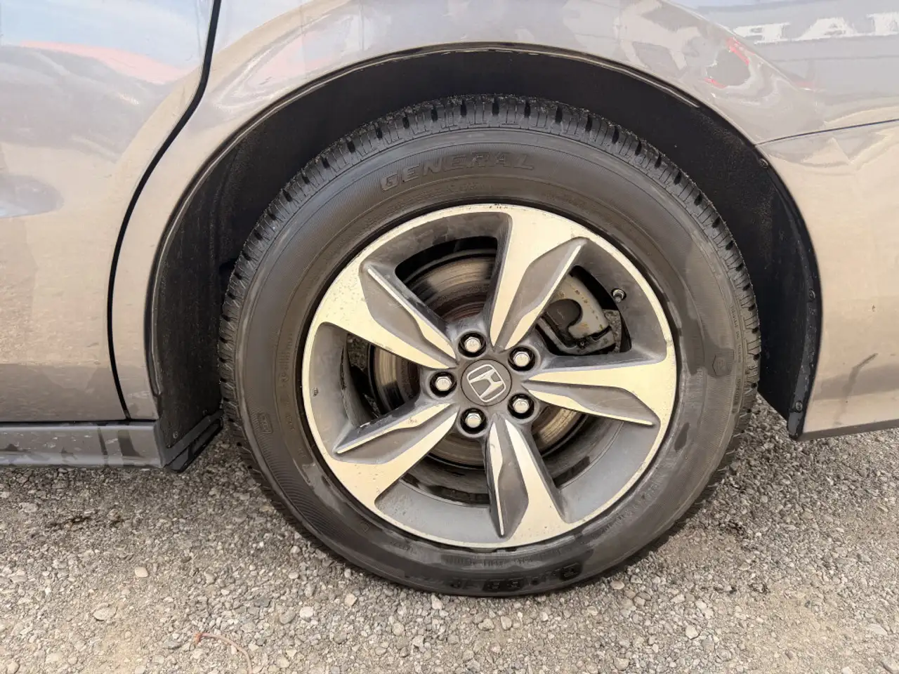 Honda Odyssey снимка Honda Odyssey