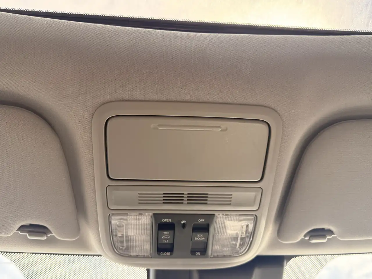 Honda Odyssey снимка Honda Odyssey