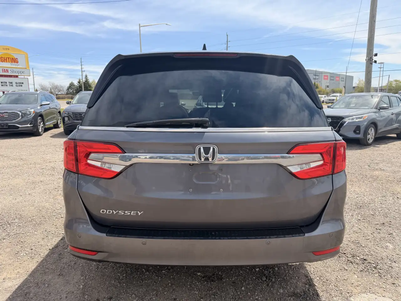 Honda Odyssey снимка Honda Odyssey