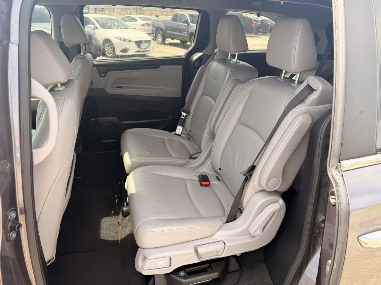 Honda Odyssey снимка Honda Odyssey