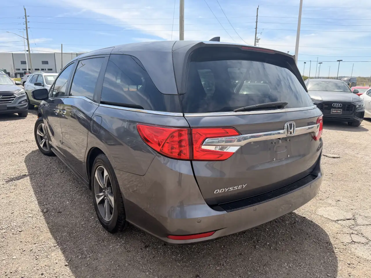 Honda Odyssey снимка Honda Odyssey