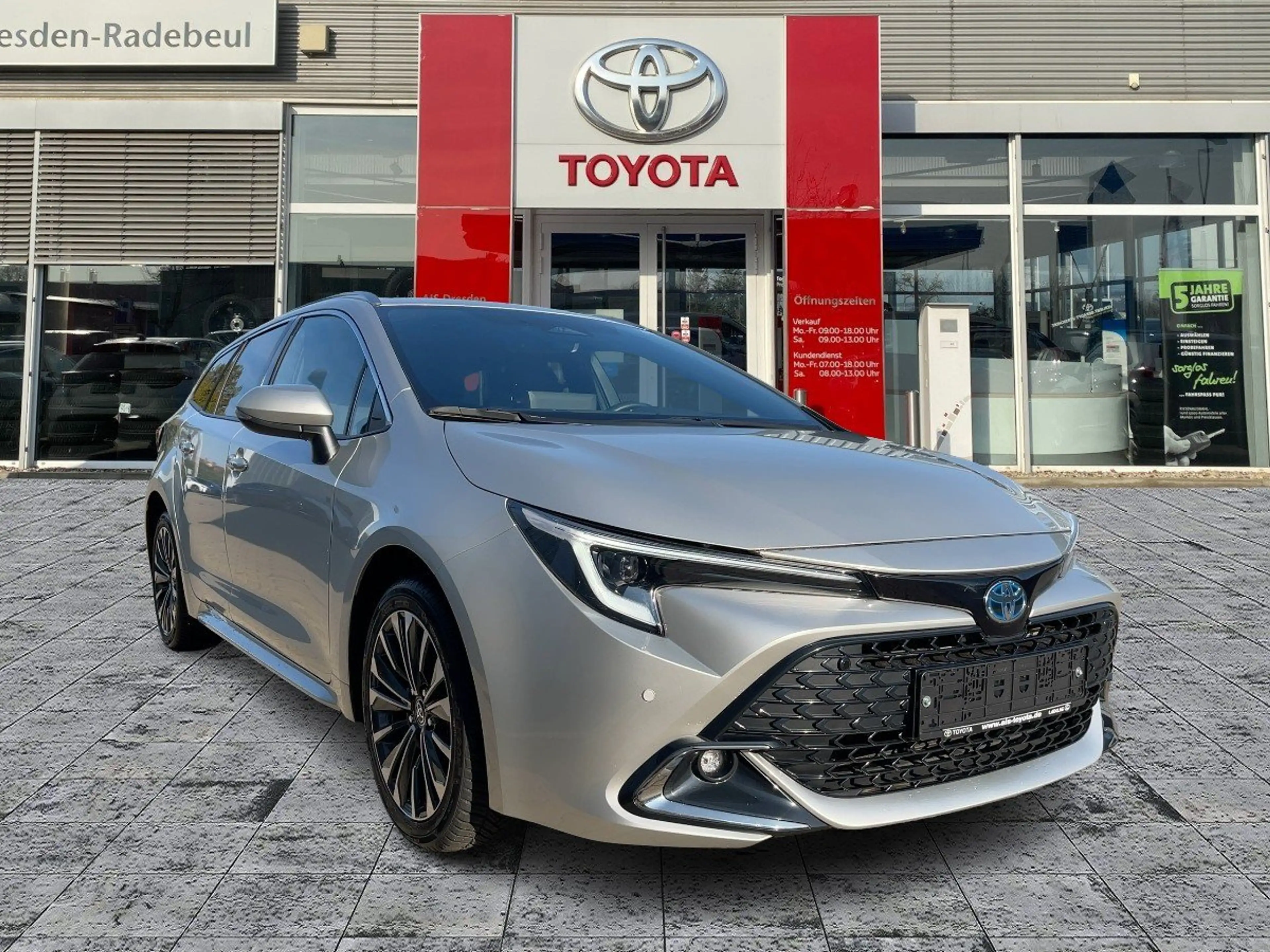 Toyota Corolla TS 1.8 Hybrid Team D CloudNavi*ACC*KAM — photo 9