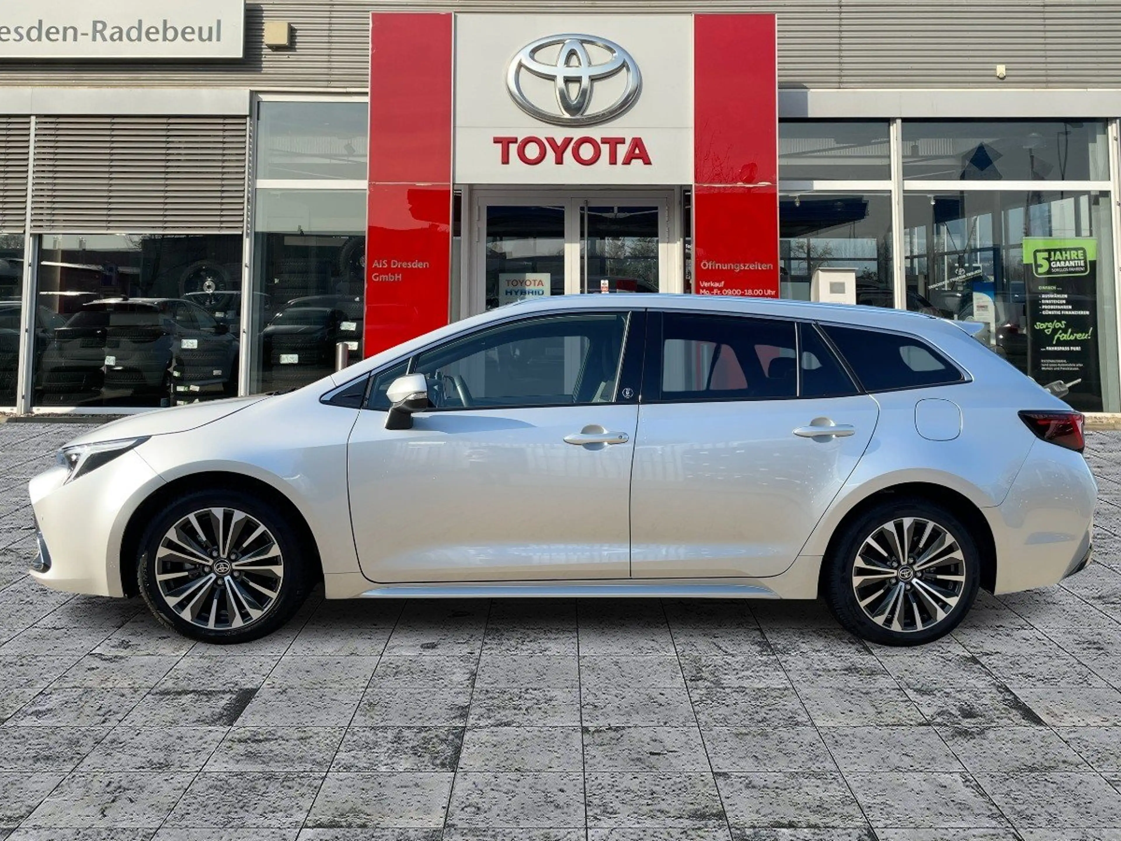 Toyota Corolla TS 1.8 Hybrid Team D CloudNavi*ACC*KAM — photo 5