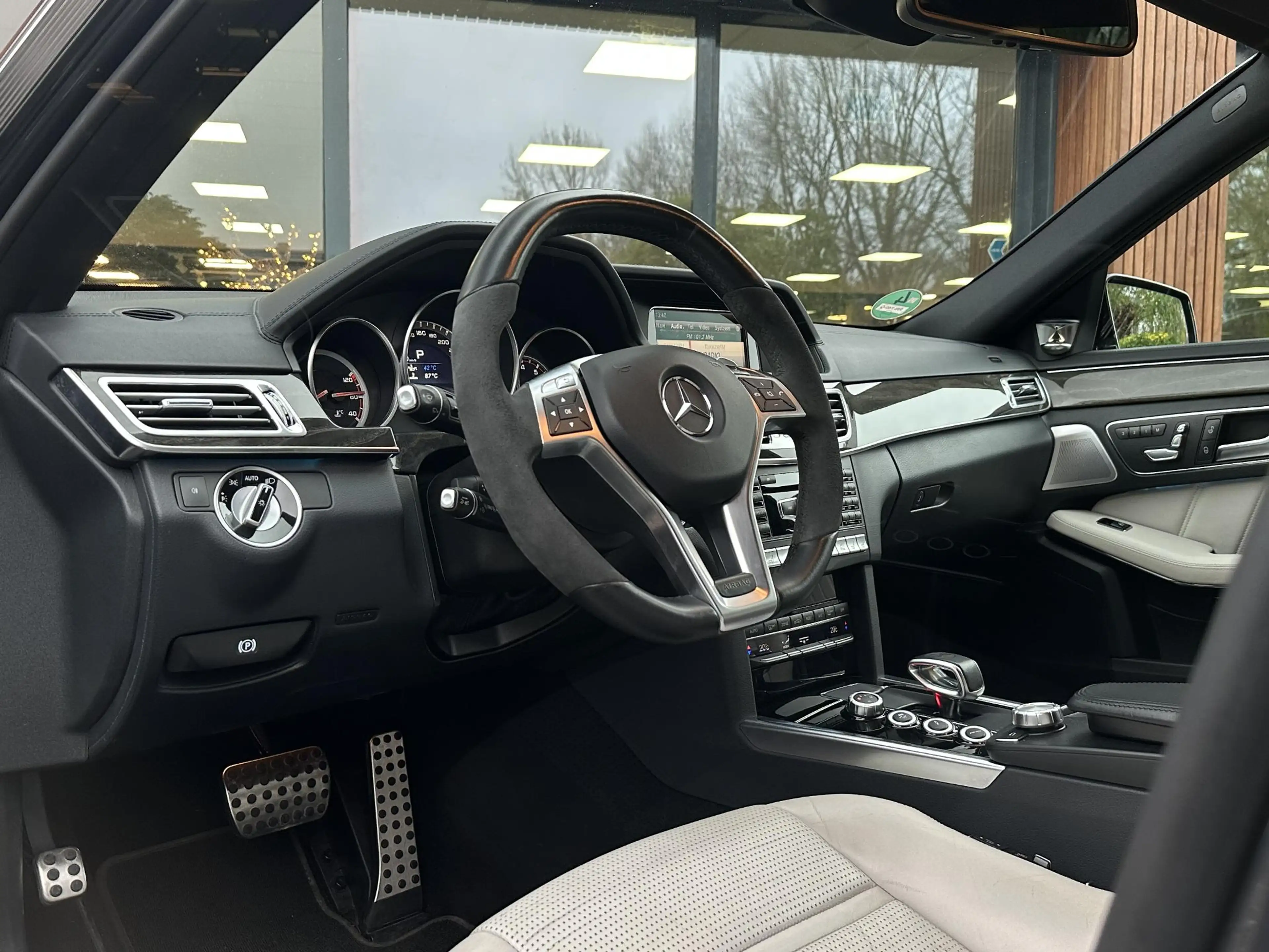 Mercedes-Benz E 63 AMG Estate S 4MATIC Adapt. Cruise B&O Nappa Leder Mult — photo 6